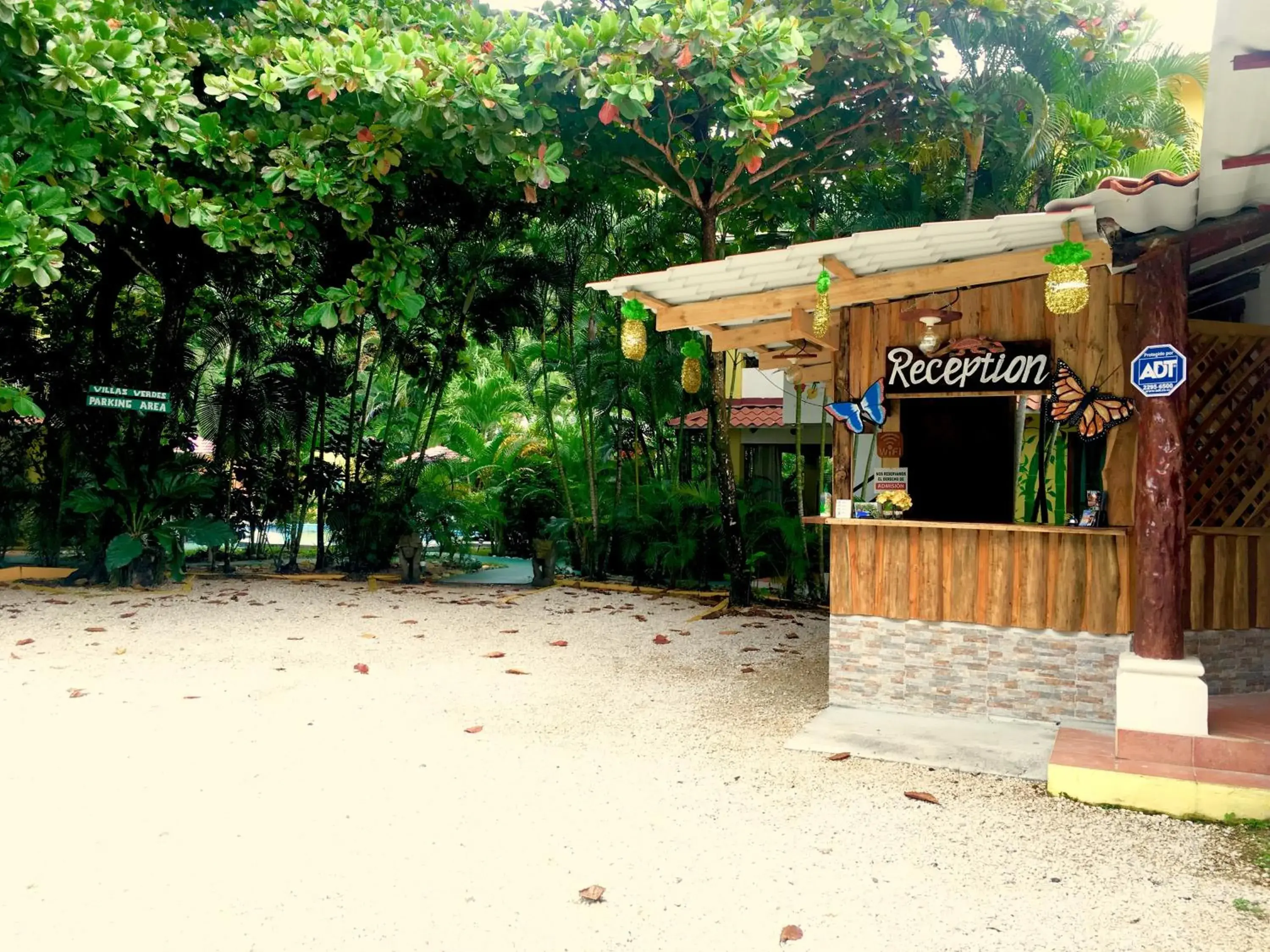 Facade/entrance in Villas Verdes Facade/entrance in Villas Verdes