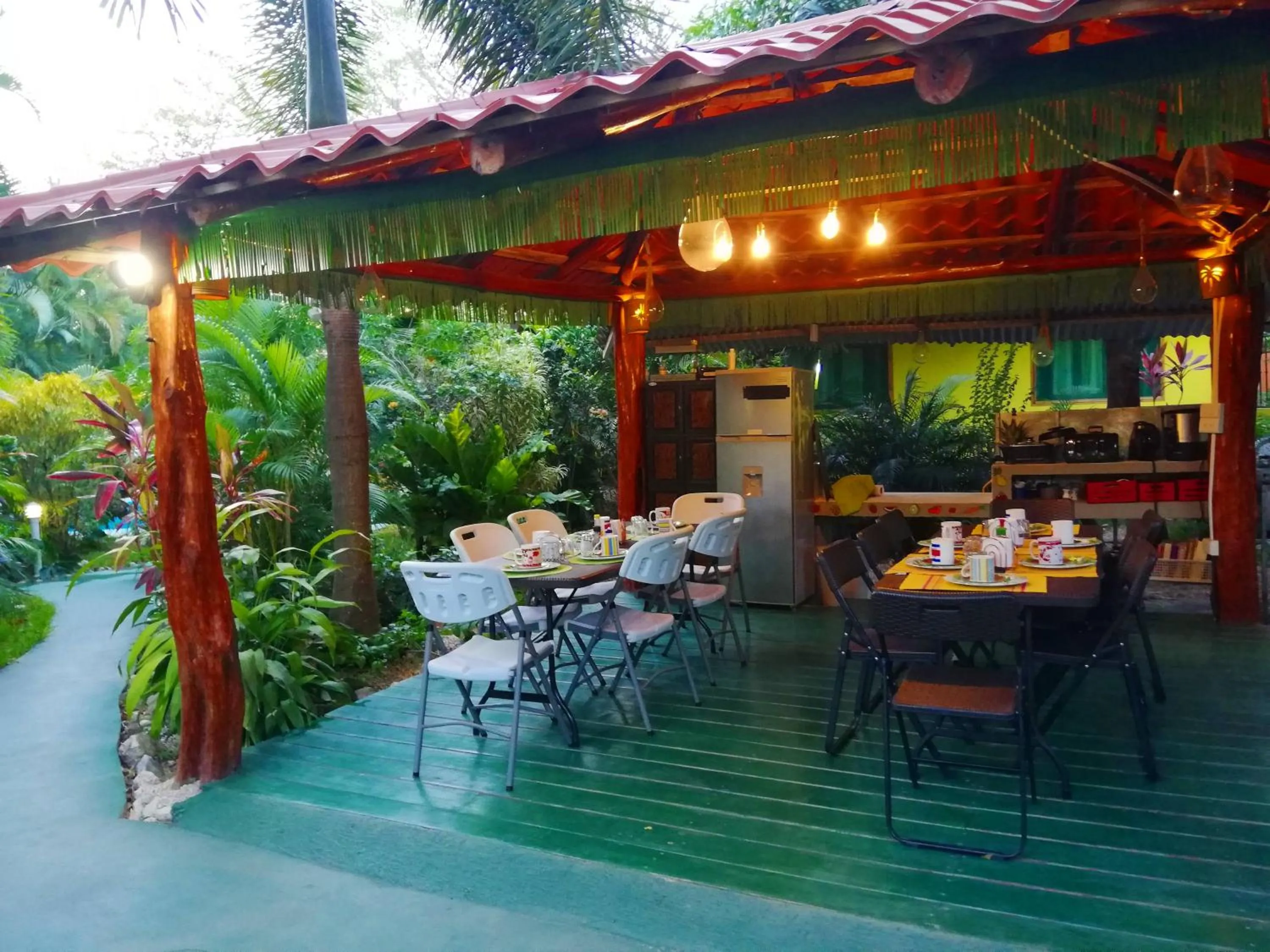 Restaurant/places to eat in Villas Verdes