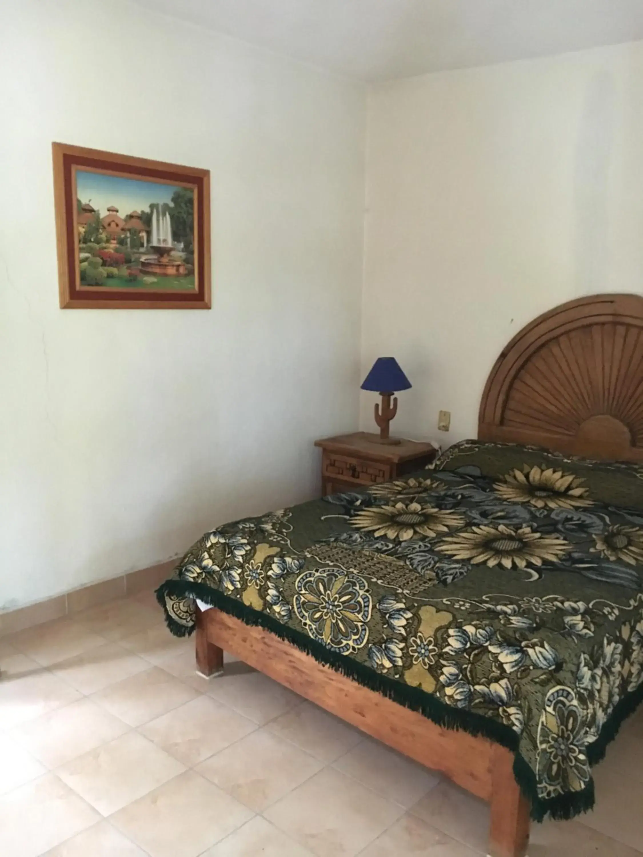 Basic Triple Room with Shared Bathroom in Hotel Posada Andaluz Basic Triple Room with Shared Bathroom in Hotel Posada Andaluz
