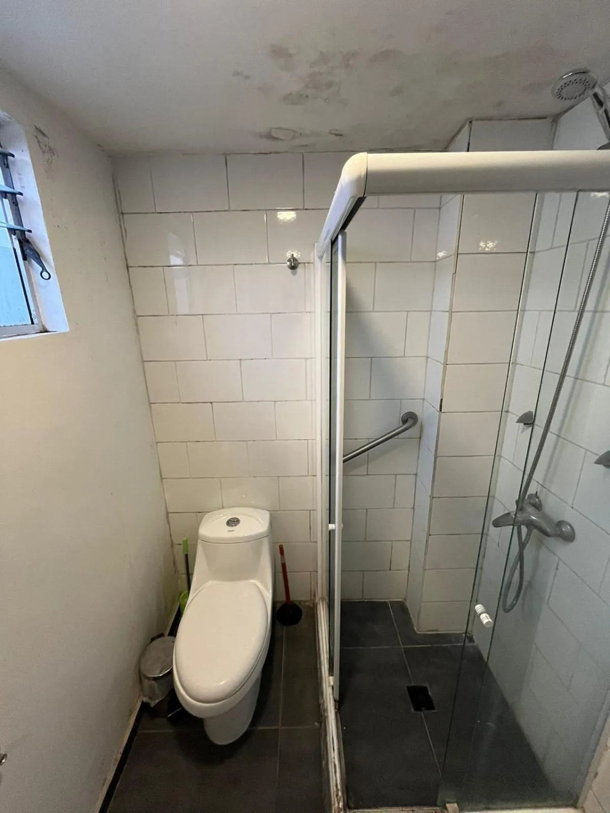 Shower in Casa Baquedano