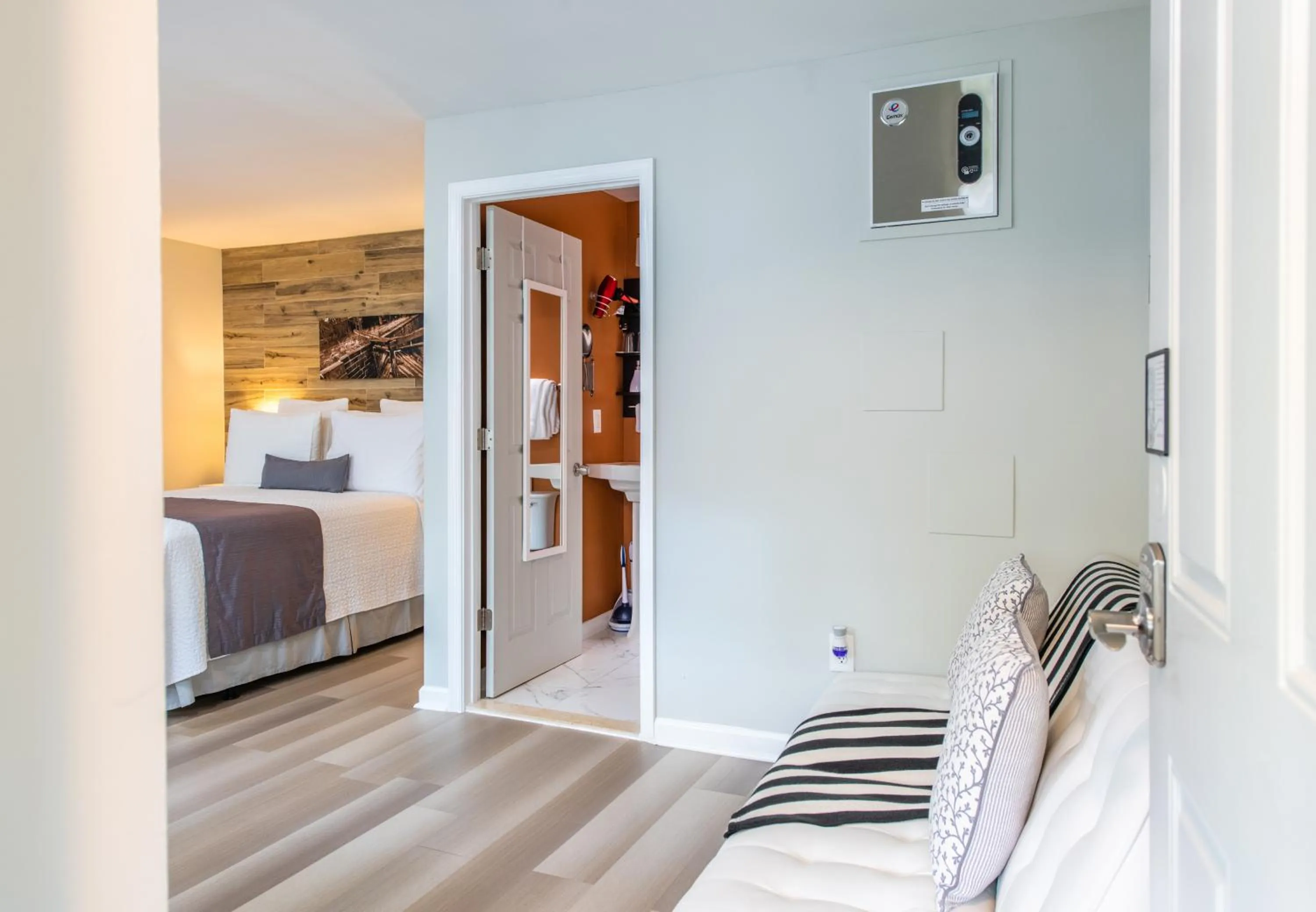 Bed in The Georgetown House Inn