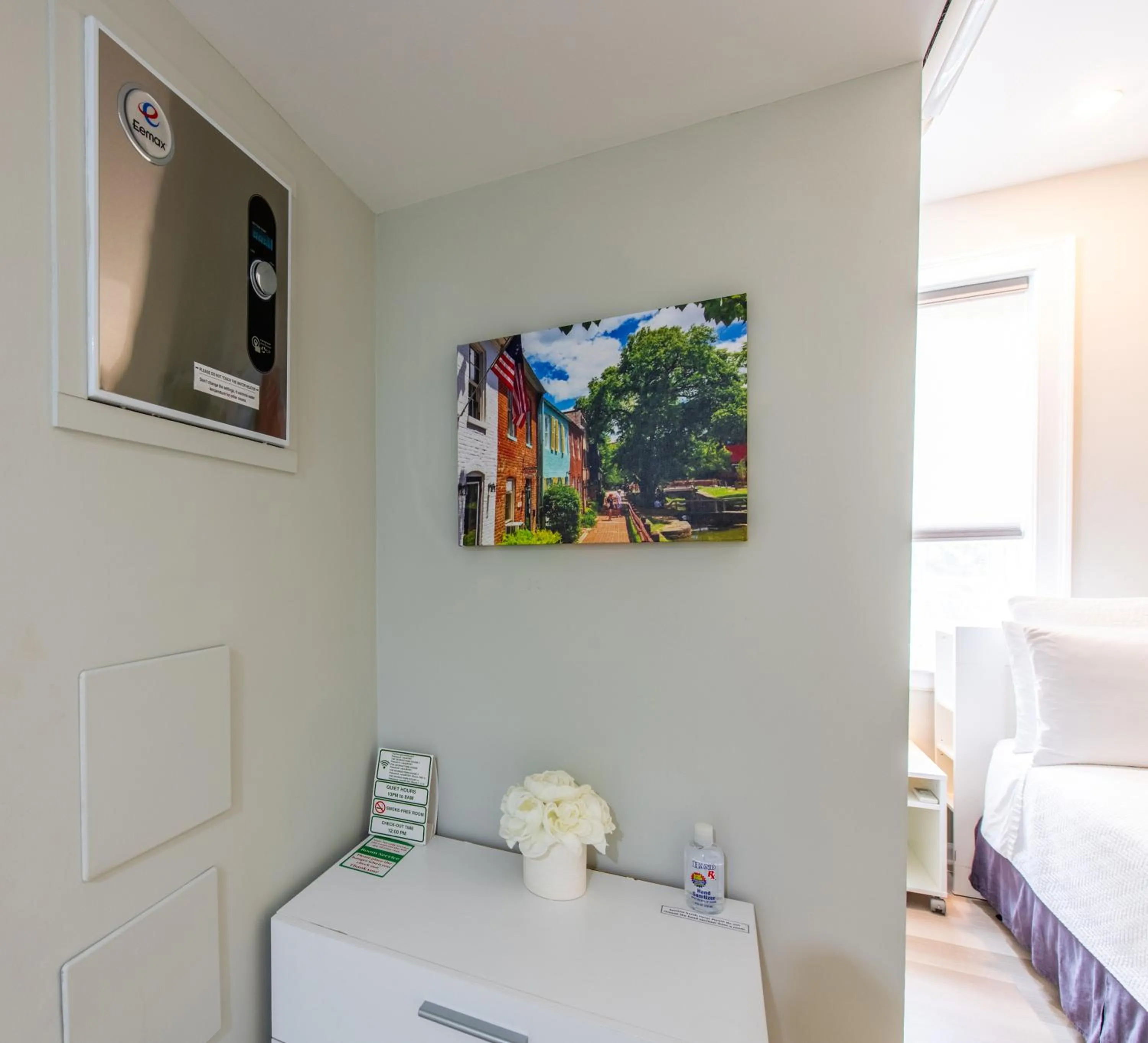 Bed in The Georgetown House Inn