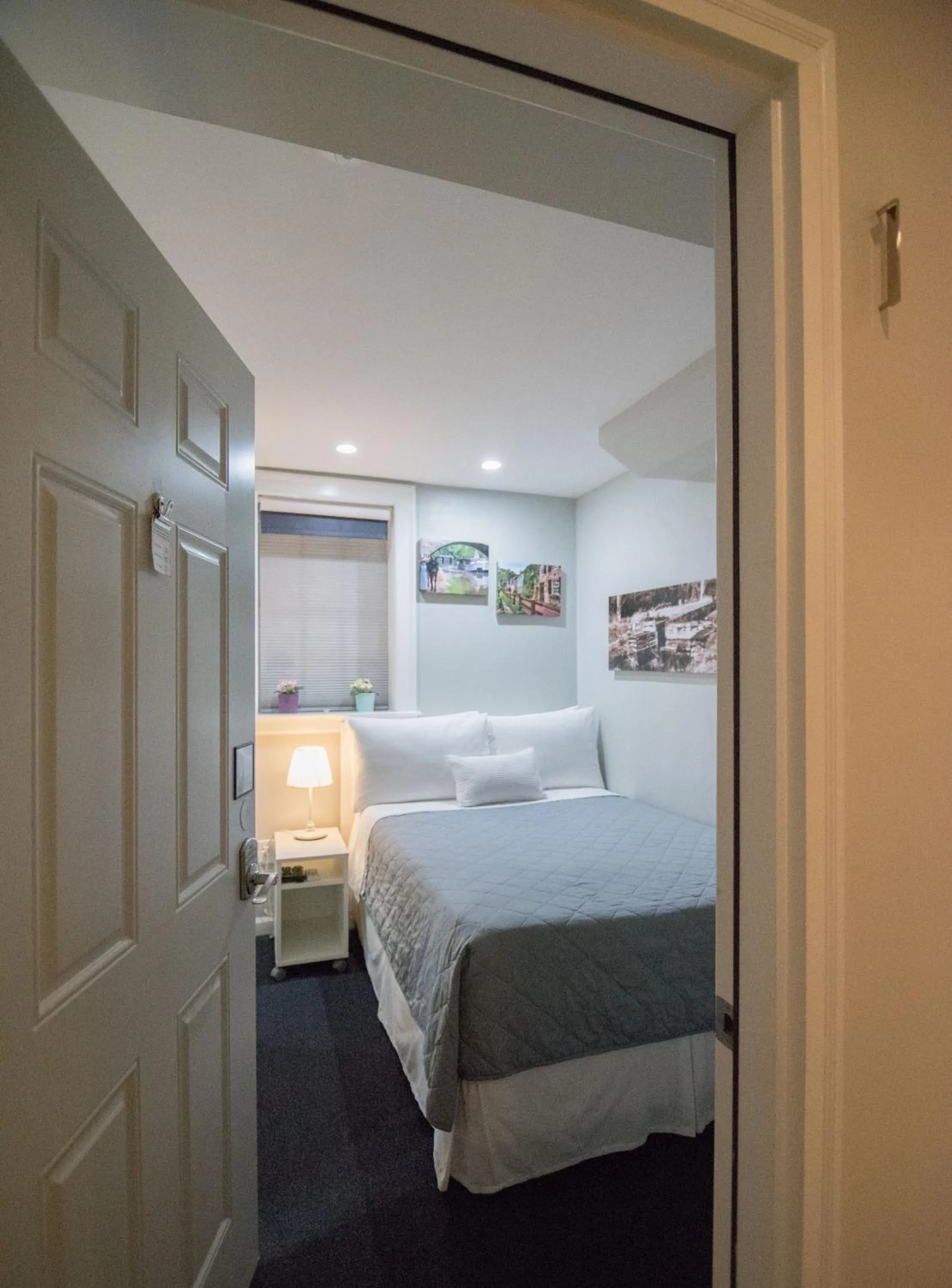 Bed in The Georgetown House Inn