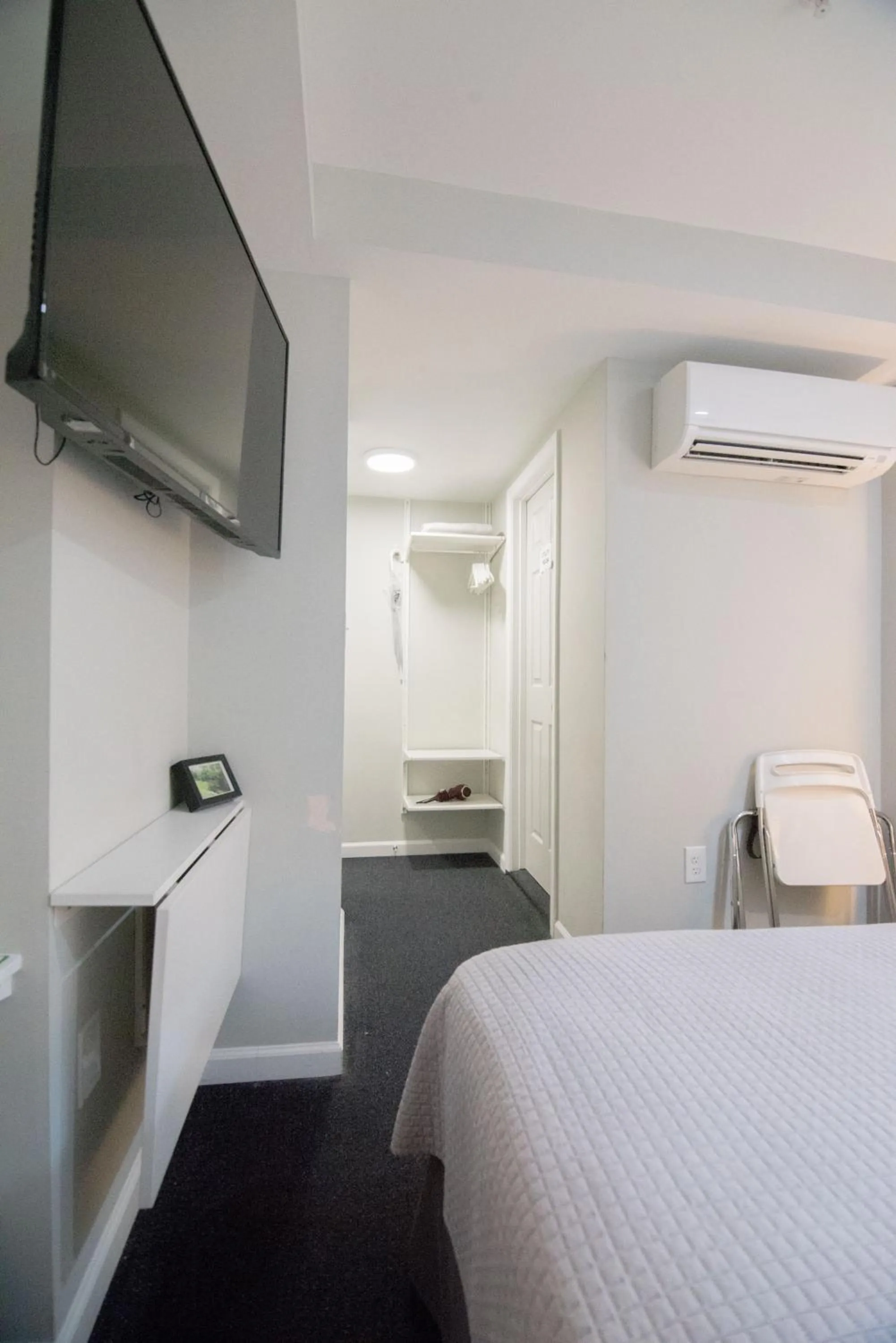 Bed in The Georgetown House Inn