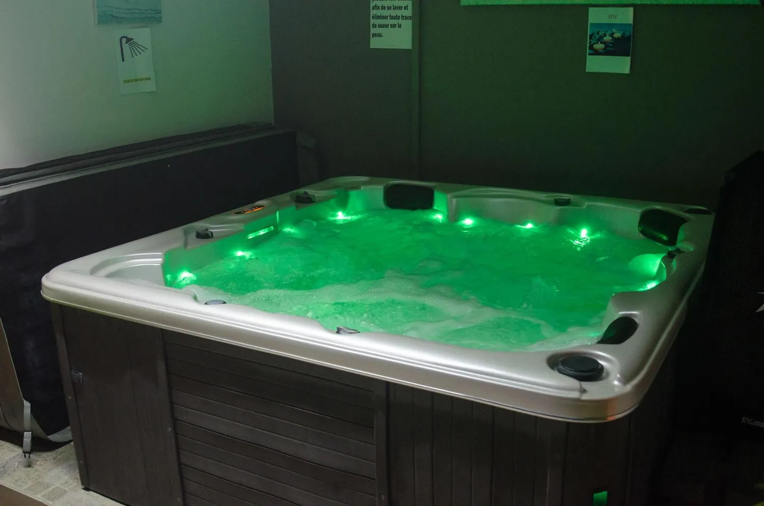 Hot Tub in Domaine De Titine