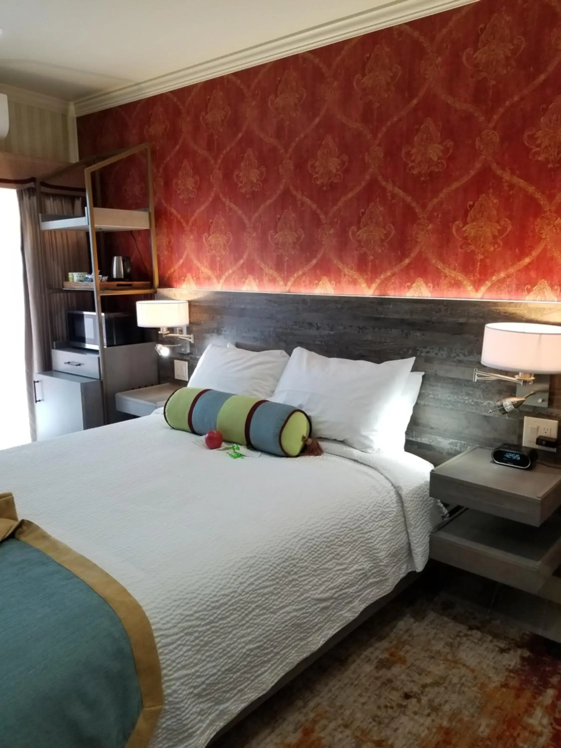 Bed in SenS Hotel & Vanne Bistro Berkeley Bed in SenS Hotel & Vanne Bistro Berkeley