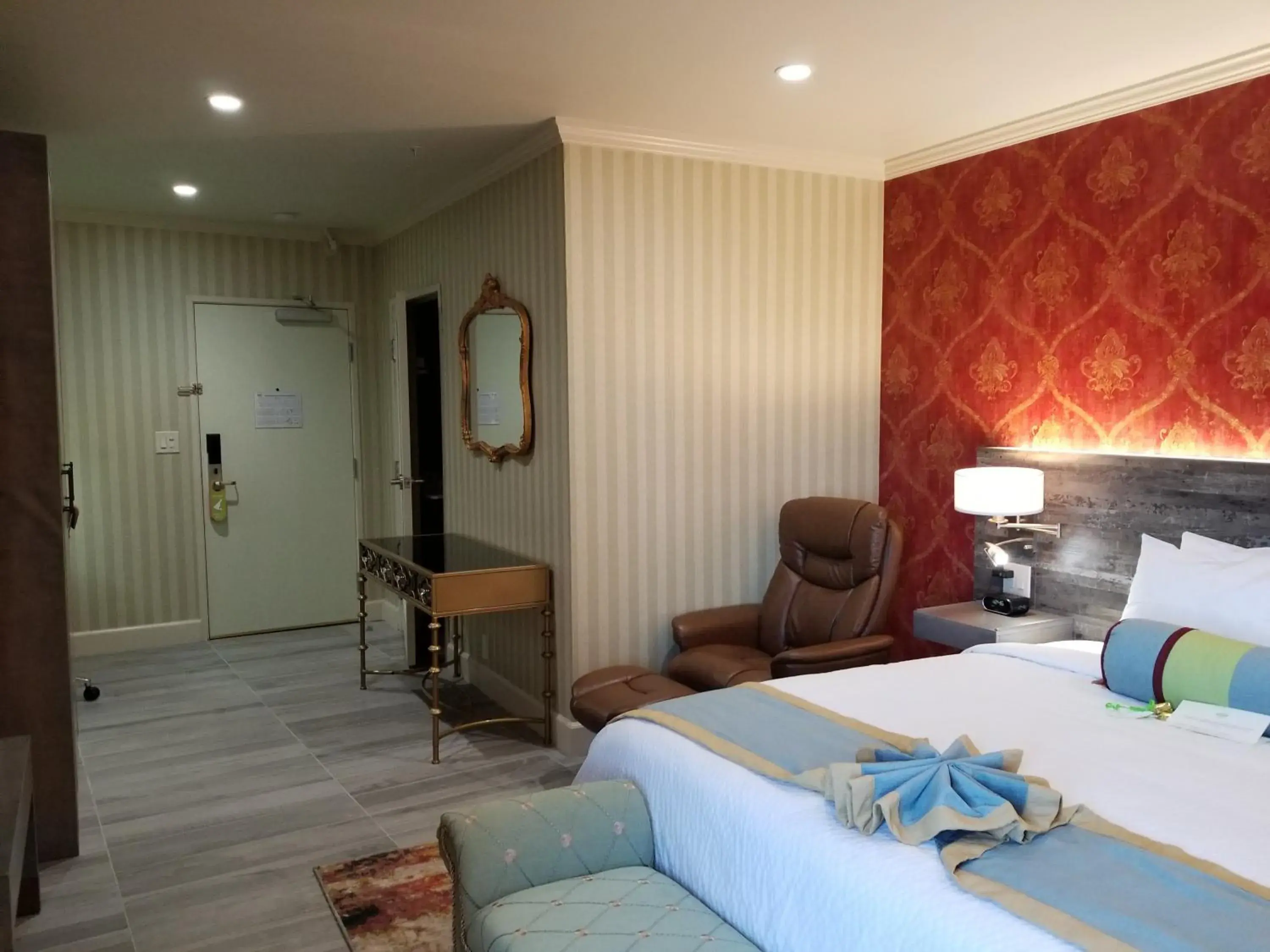 Bed in SenS Hotel & Vanne Bistro Berkeley Bed in SenS Hotel & Vanne Bistro Berkeley
