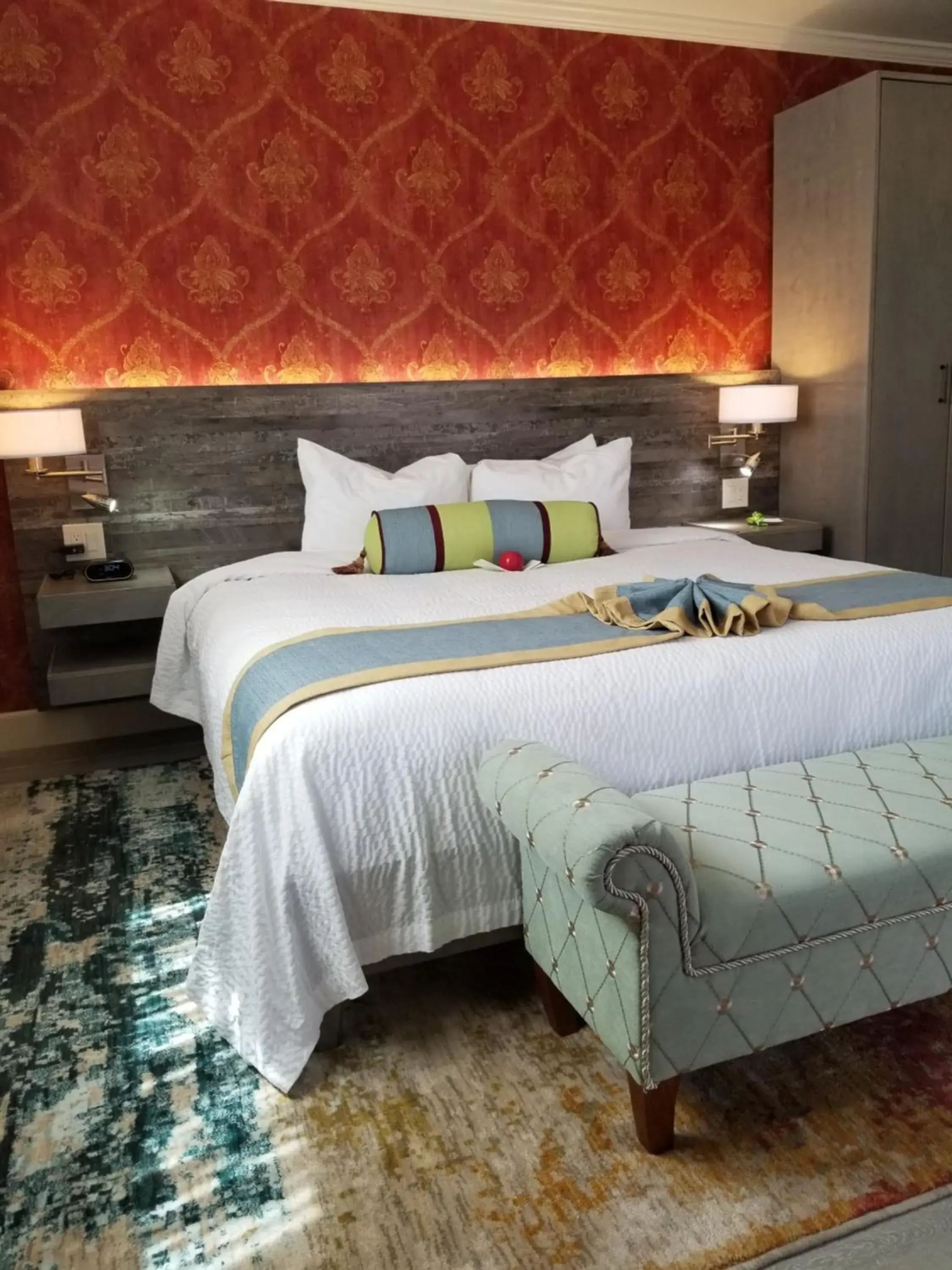 Bed in SenS Hotel & Vanne Bistro Berkeley Bed in SenS Hotel & Vanne Bistro Berkeley