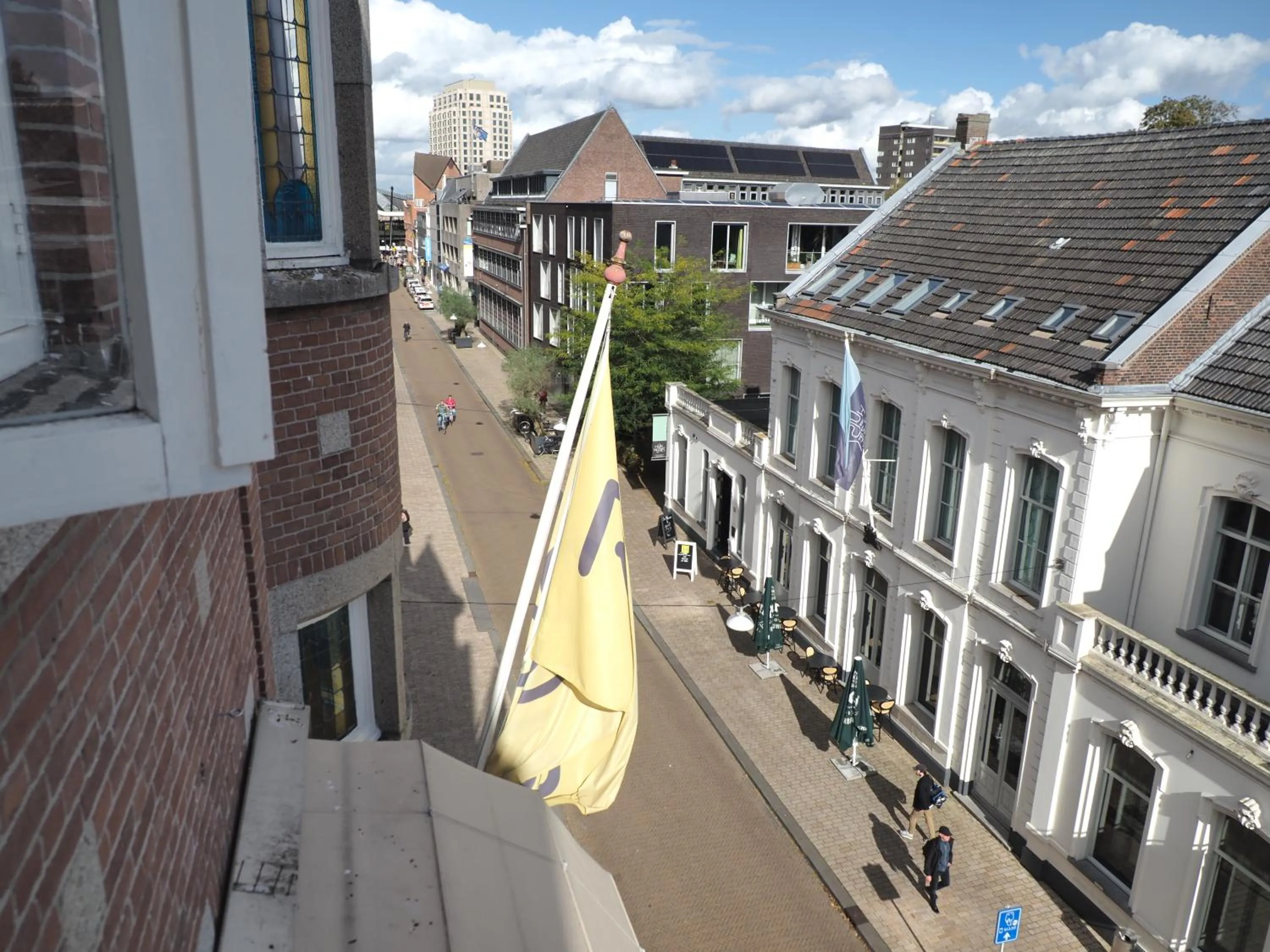 Property building in Hostel Roots