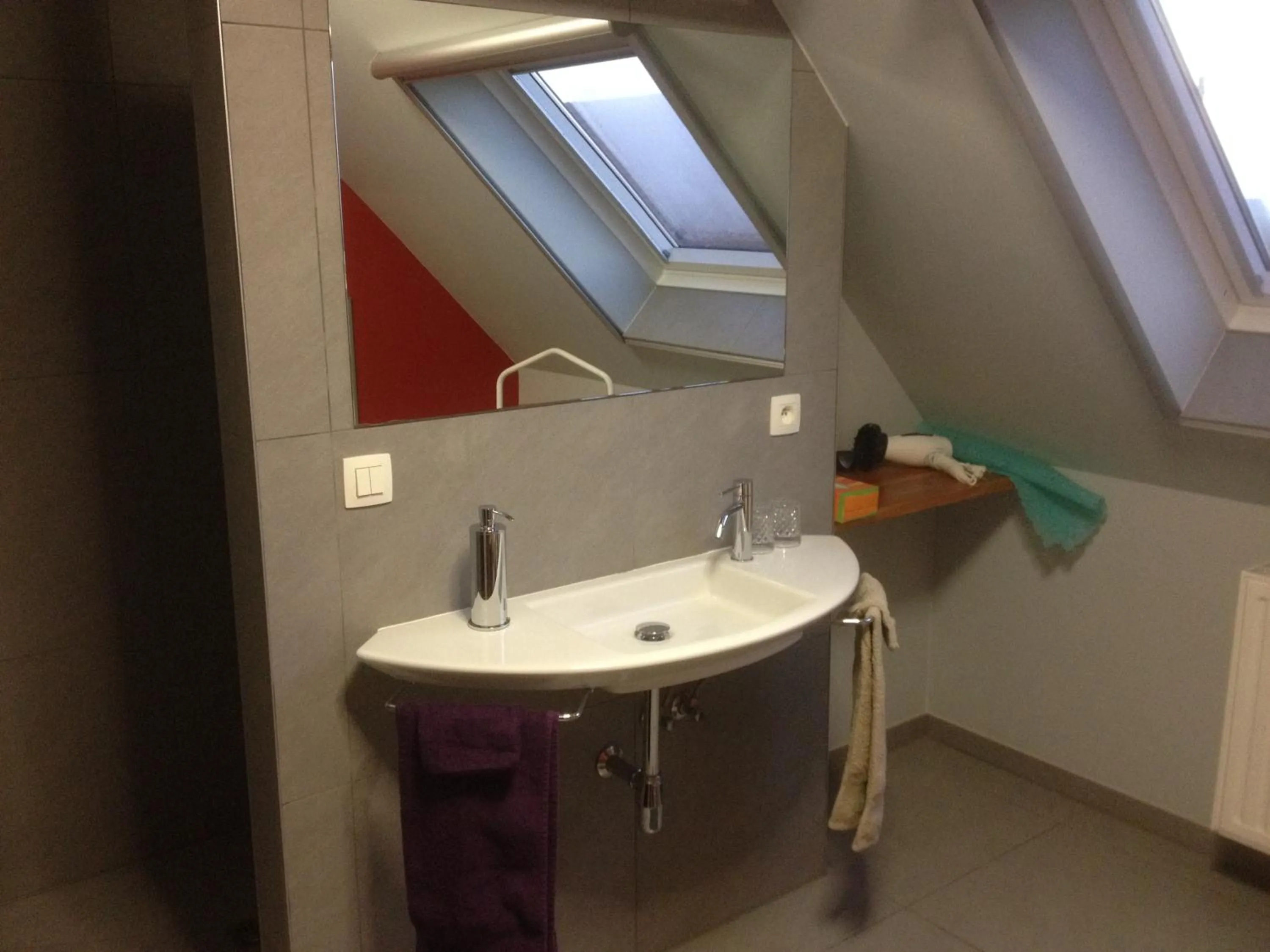 Shower in Varlet Farm