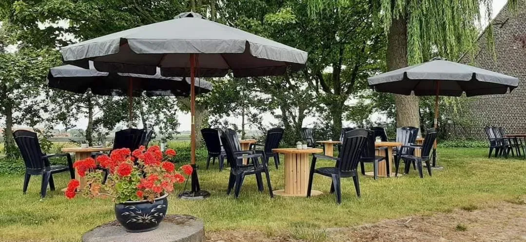 Property building in Varlet Farm