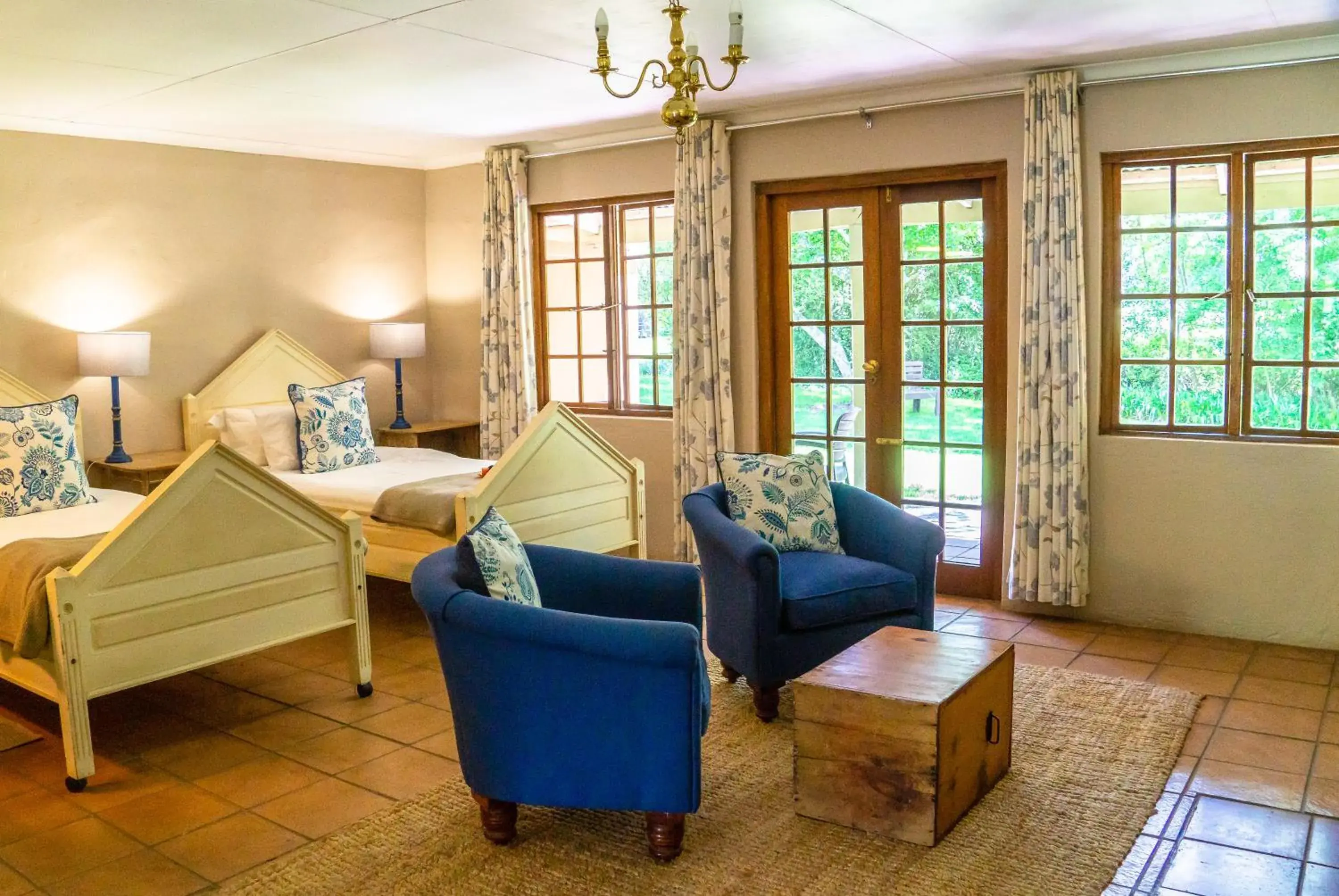 Twin Room in Halliwell Country Inn Twin Room in Halliwell Country Inn