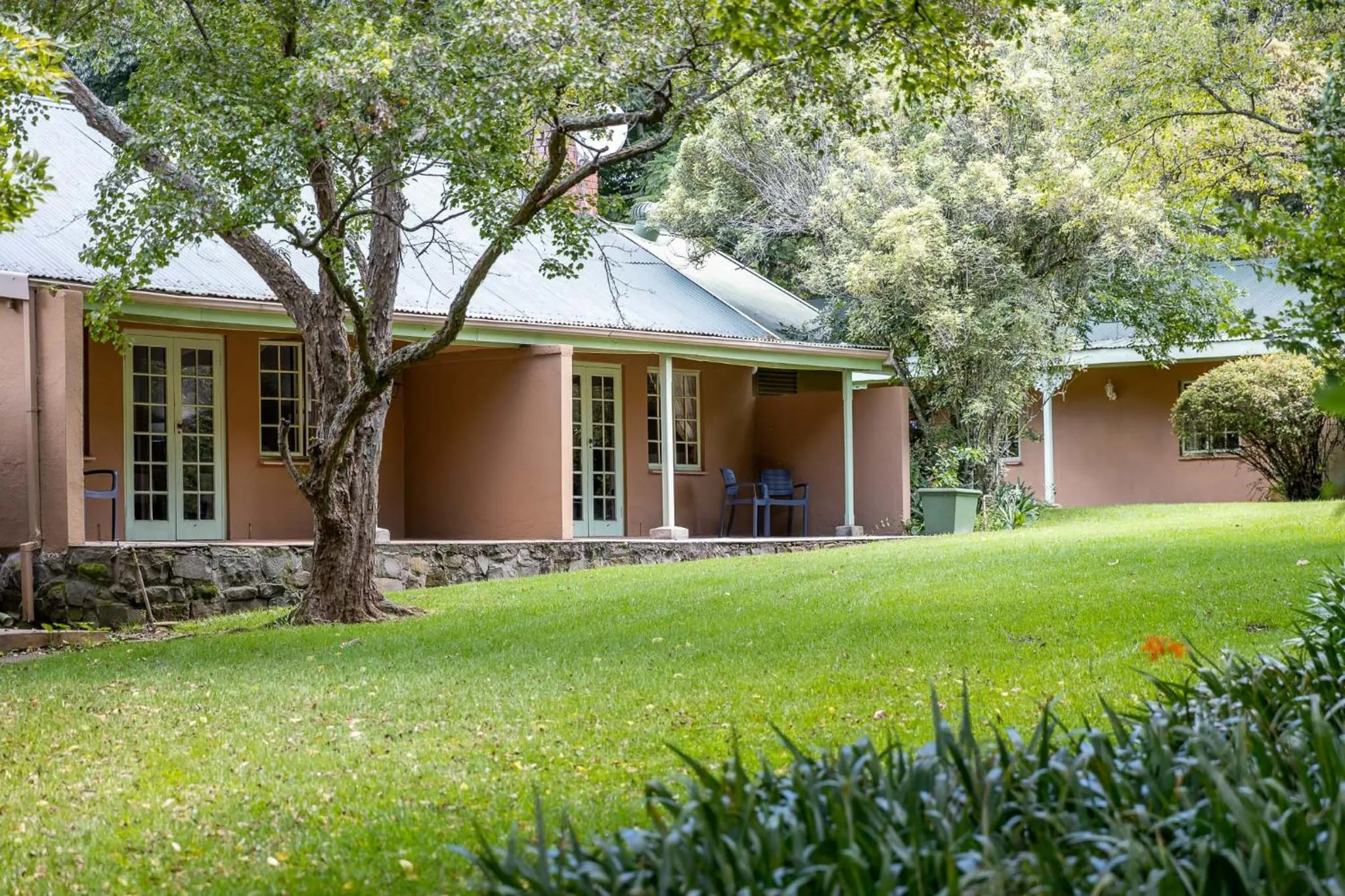 Property building in Halliwell Country Inn