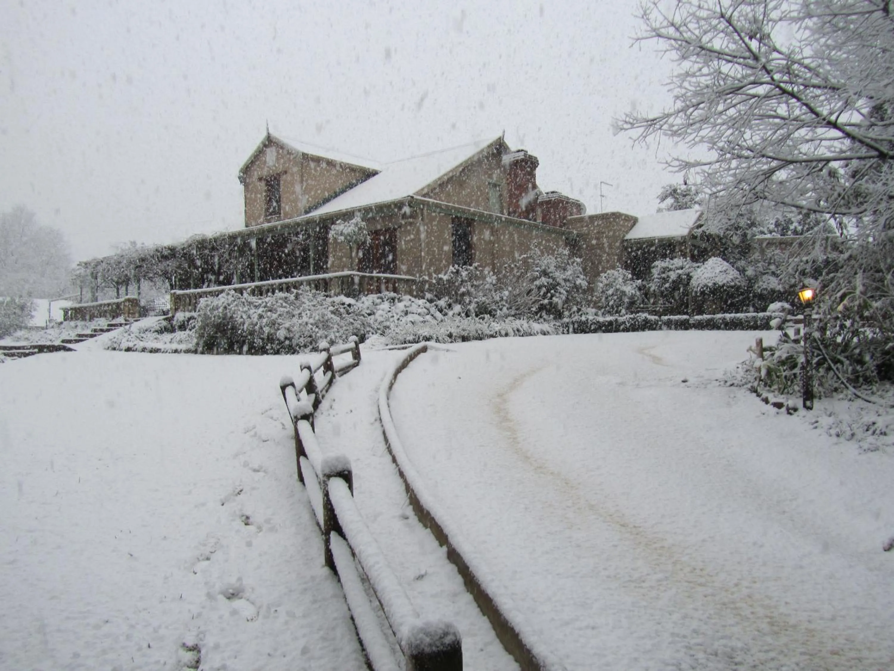 Facade/entrance in Halliwell Country Inn