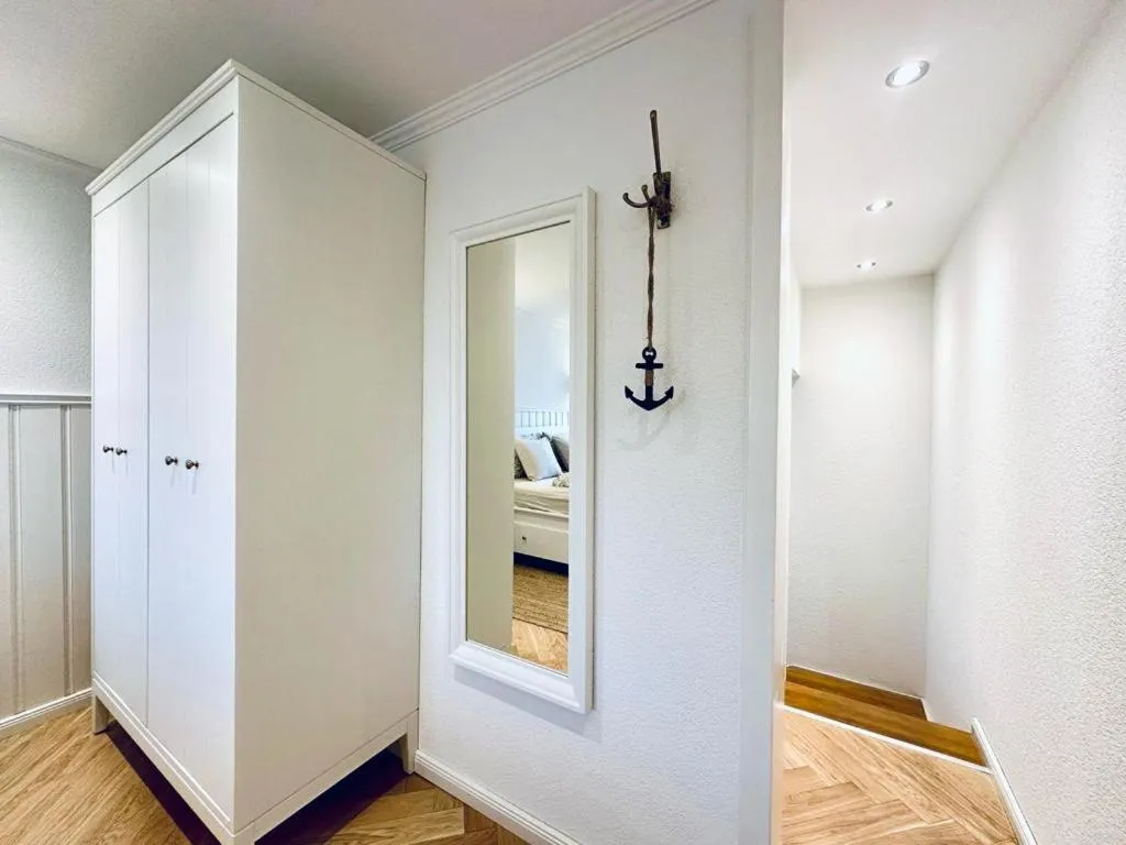 Photo of the whole room in Boutique Hotel Niesenblick - direkt am Thunersee gelegen mit SELF CHECK IN & digitaler Rezeption