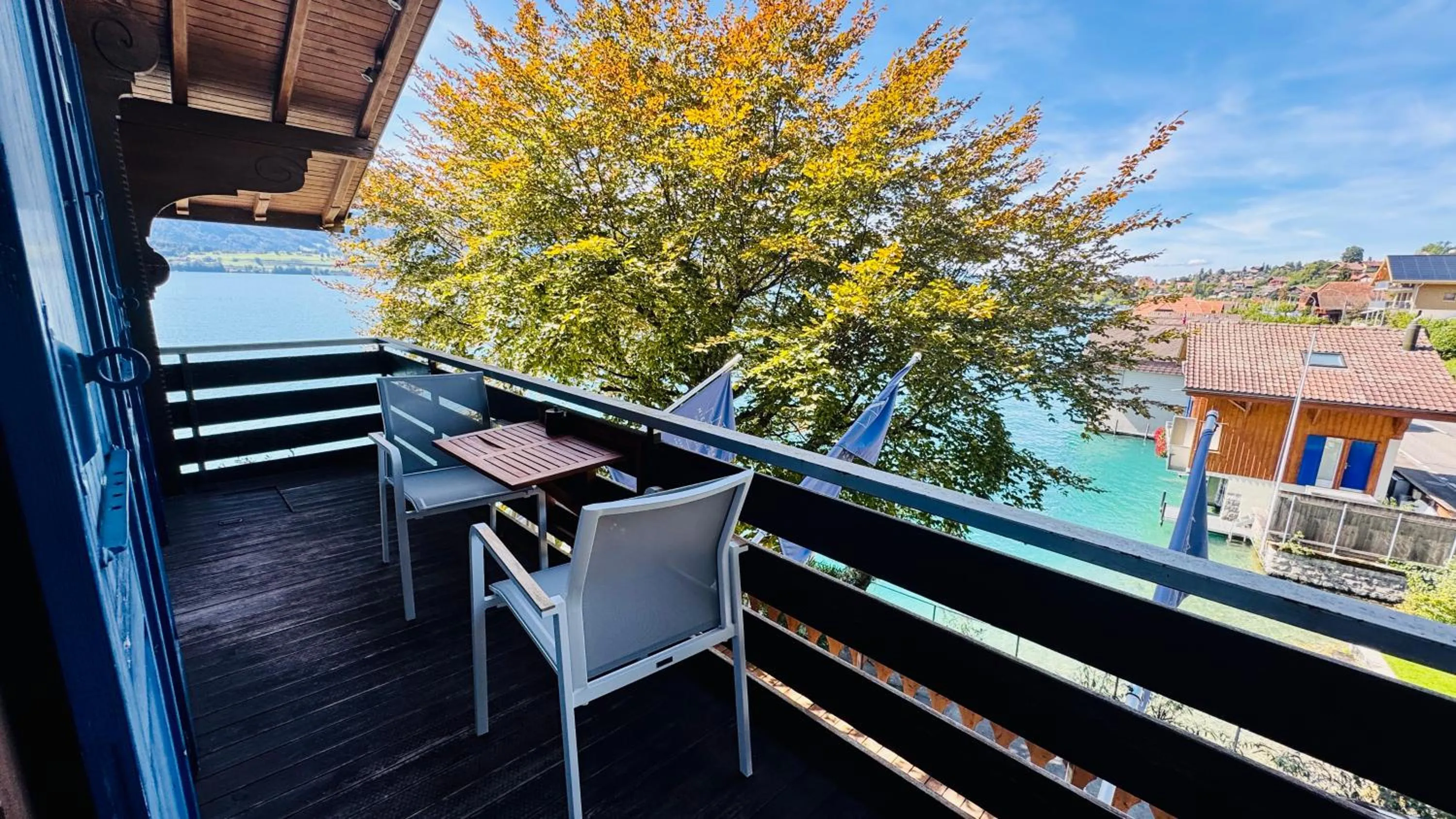 Balcony/Terrace in Boutique Hotel Niesenblick - direkt am Thunersee gelegen mit SELF CHECK IN & digitaler Rezeption