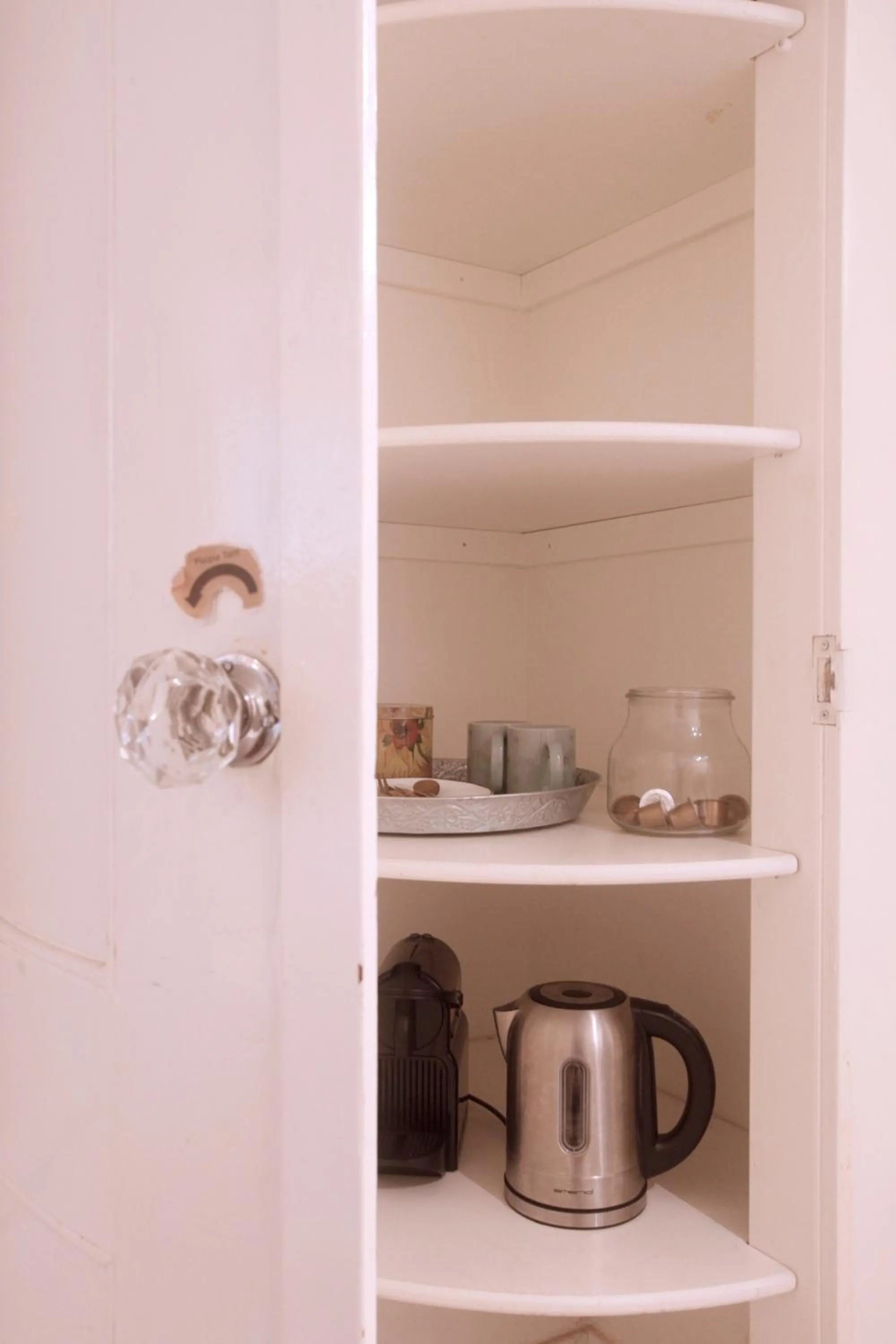 Coffee/tea facilities in Cozy Canal Studio