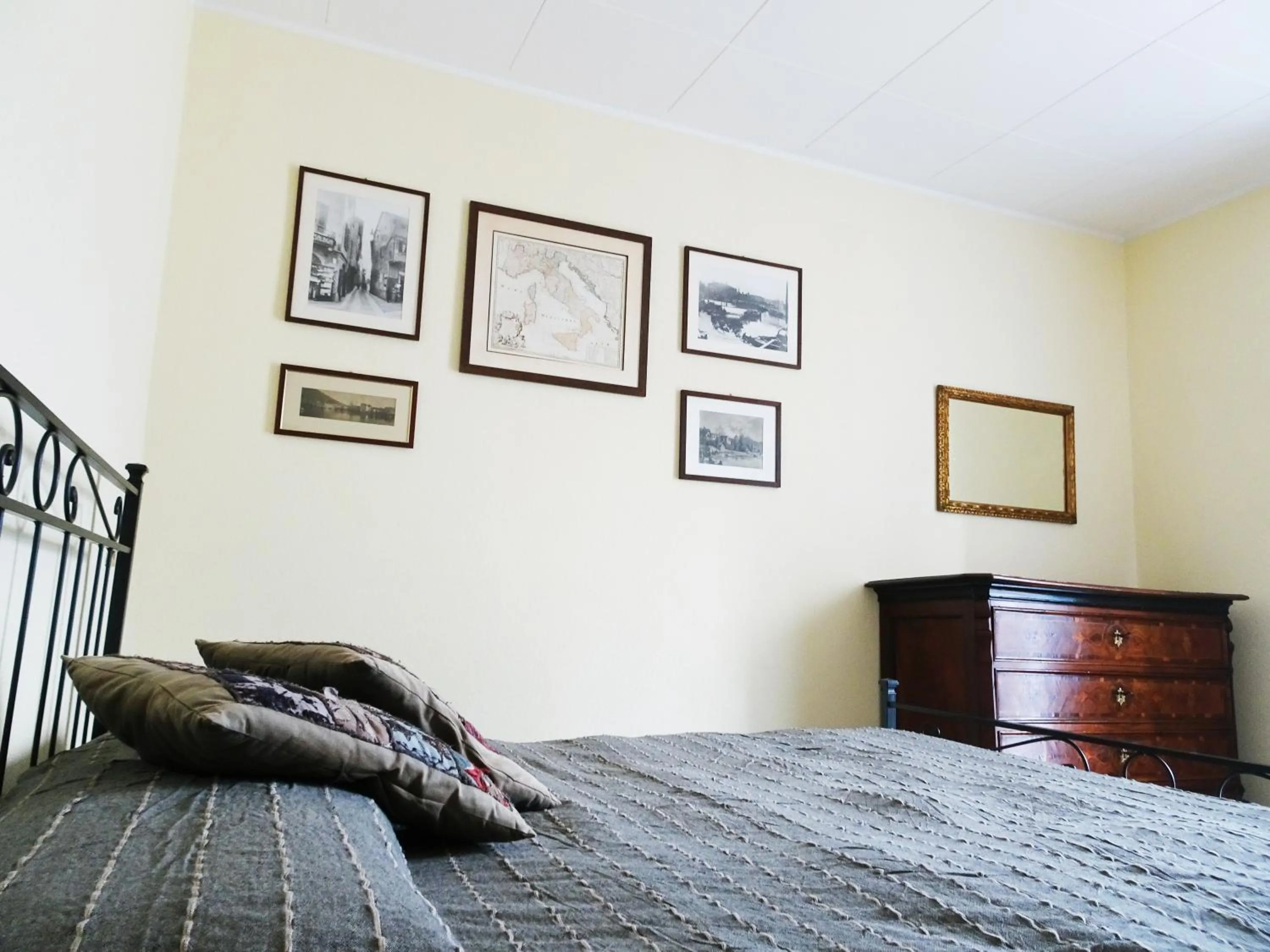 Bed in Villa Albonico