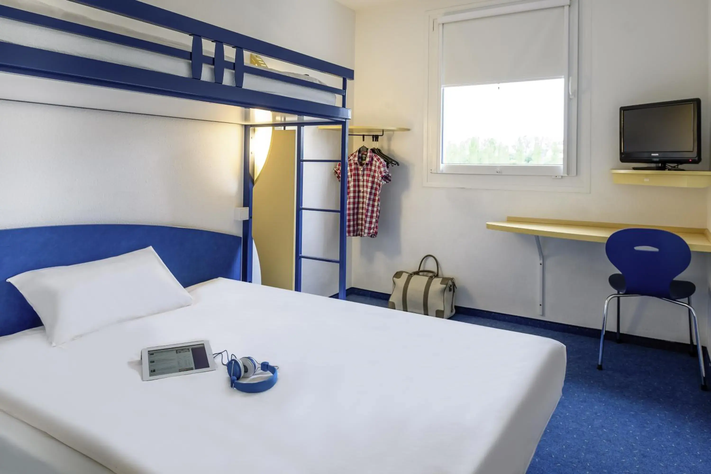 Bedroom, Bed in ibis budget Aachen Raeren Grenze Bedroom, Bed in ibis budget Aachen Raeren Grenze