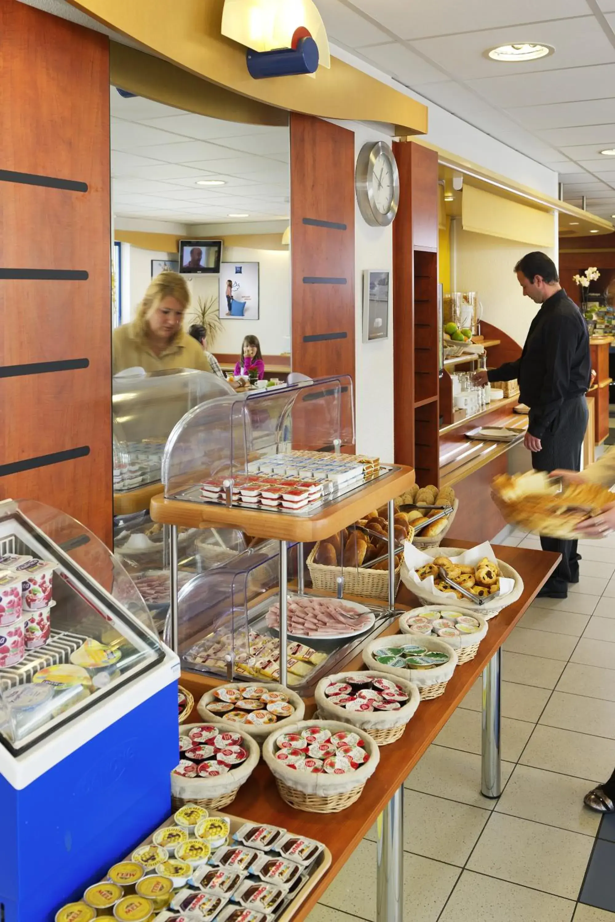Restaurant/places to eat in ibis budget Aachen Raeren Grenze Restaurant/places to eat in ibis budget Aachen Raeren Grenze