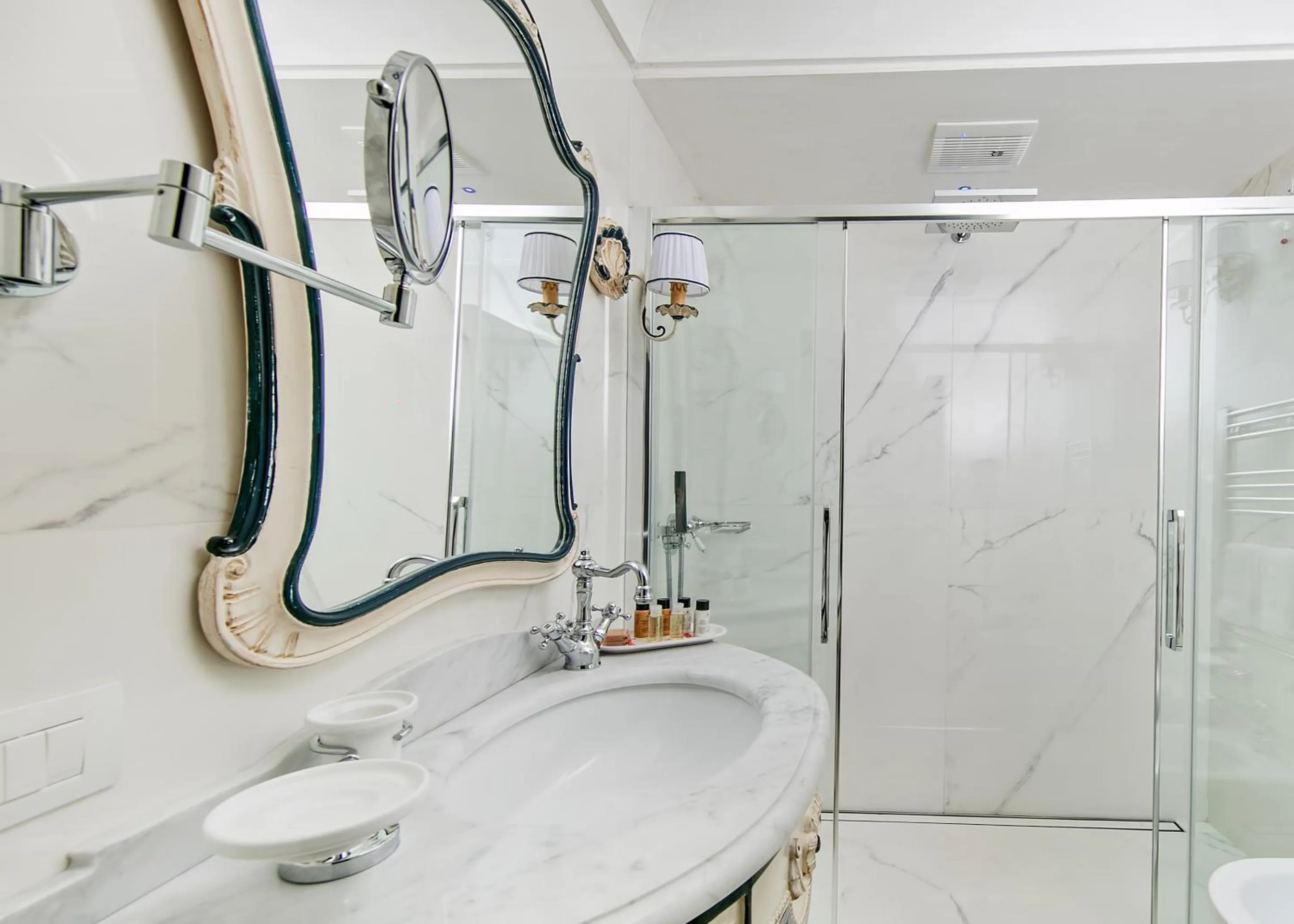 Bathroom in Villa Corallium