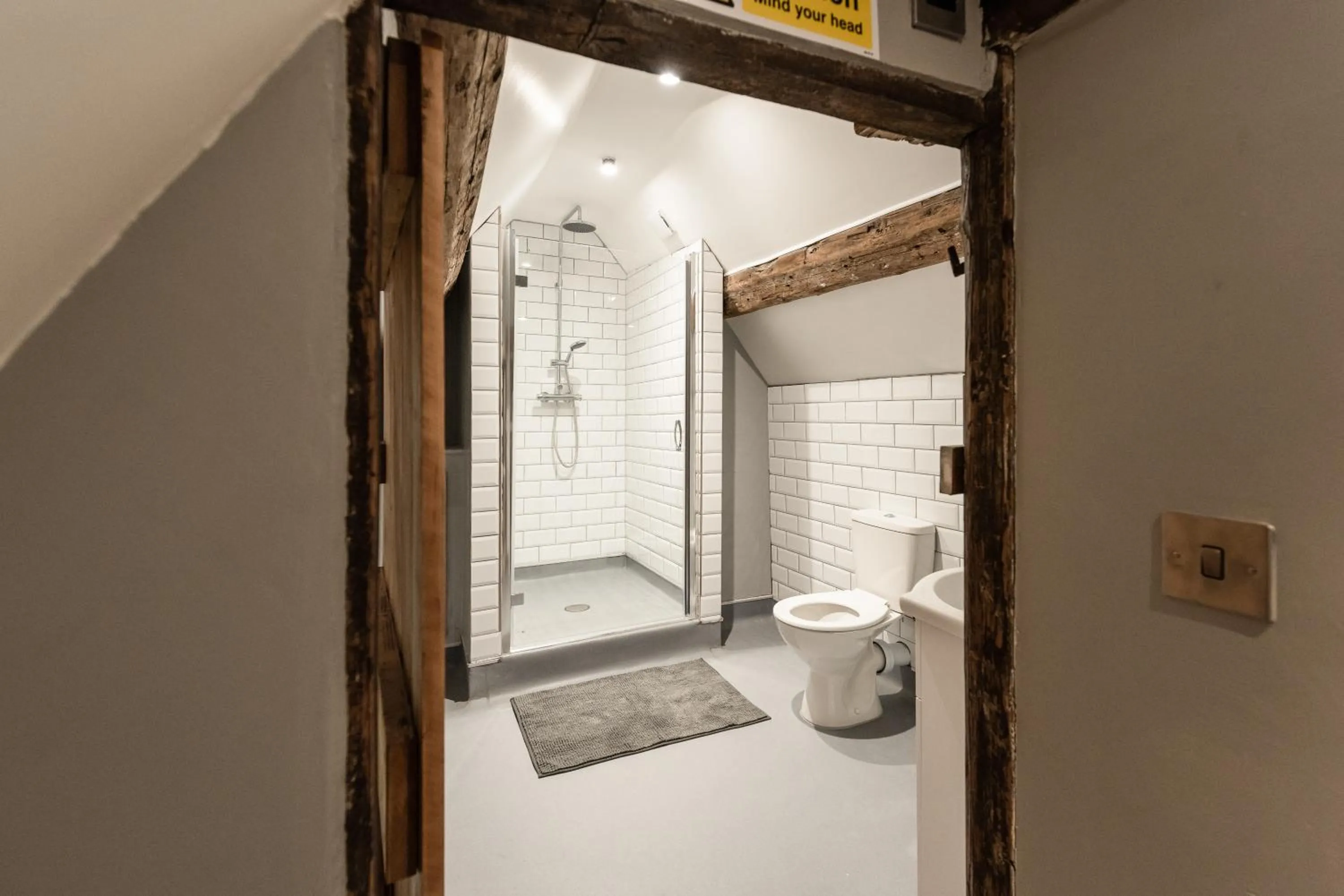 Bathroom in The Full Moon Backpackers