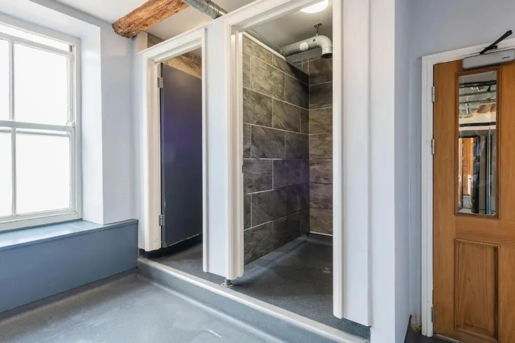 Shower in The Full Moon Backpackers