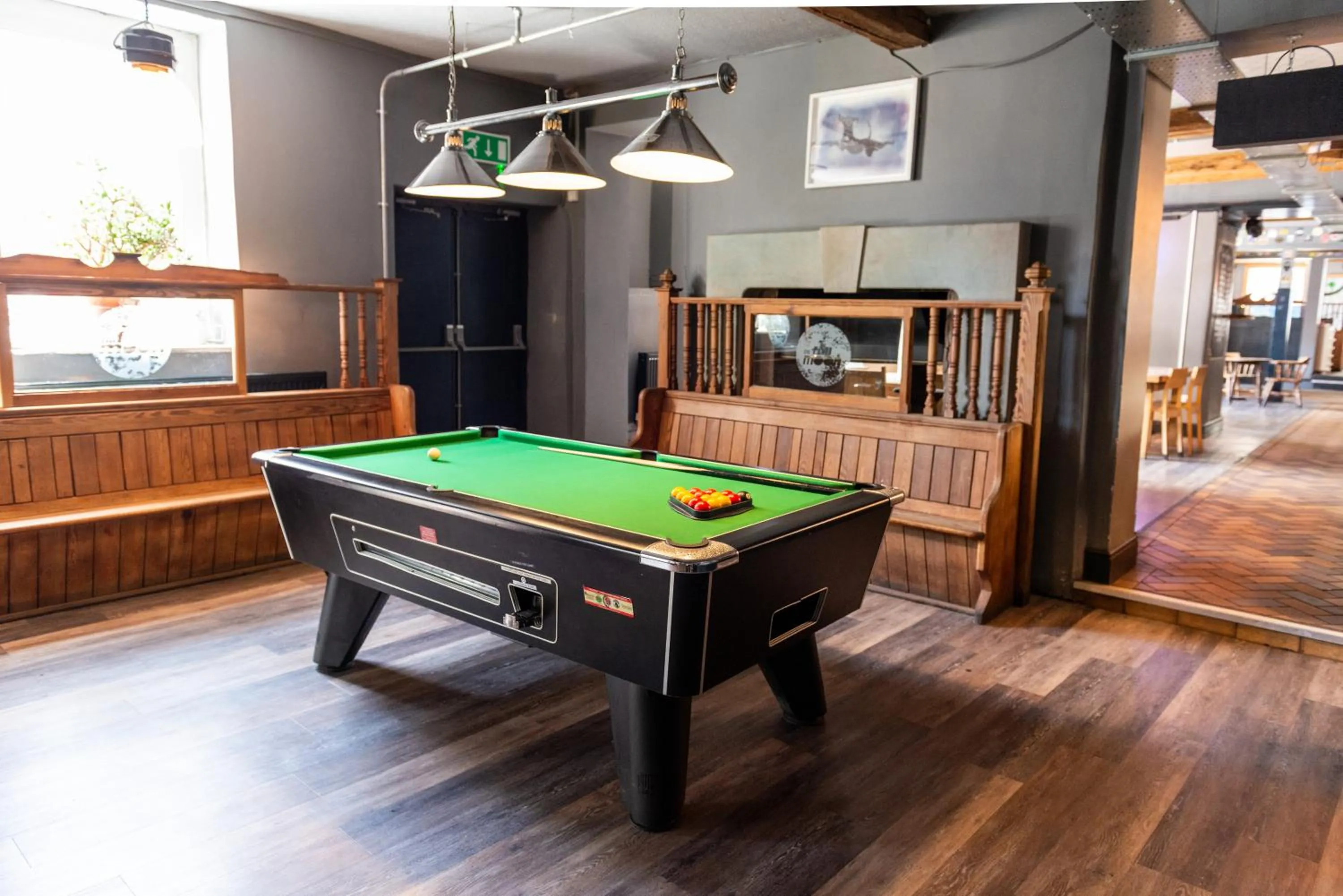 Billiard in The Full Moon Backpackers