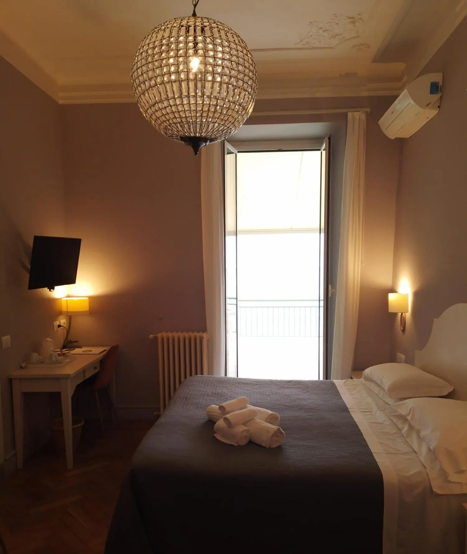 Bedroom, Bed in Hotel Eden Alaxi Hotels