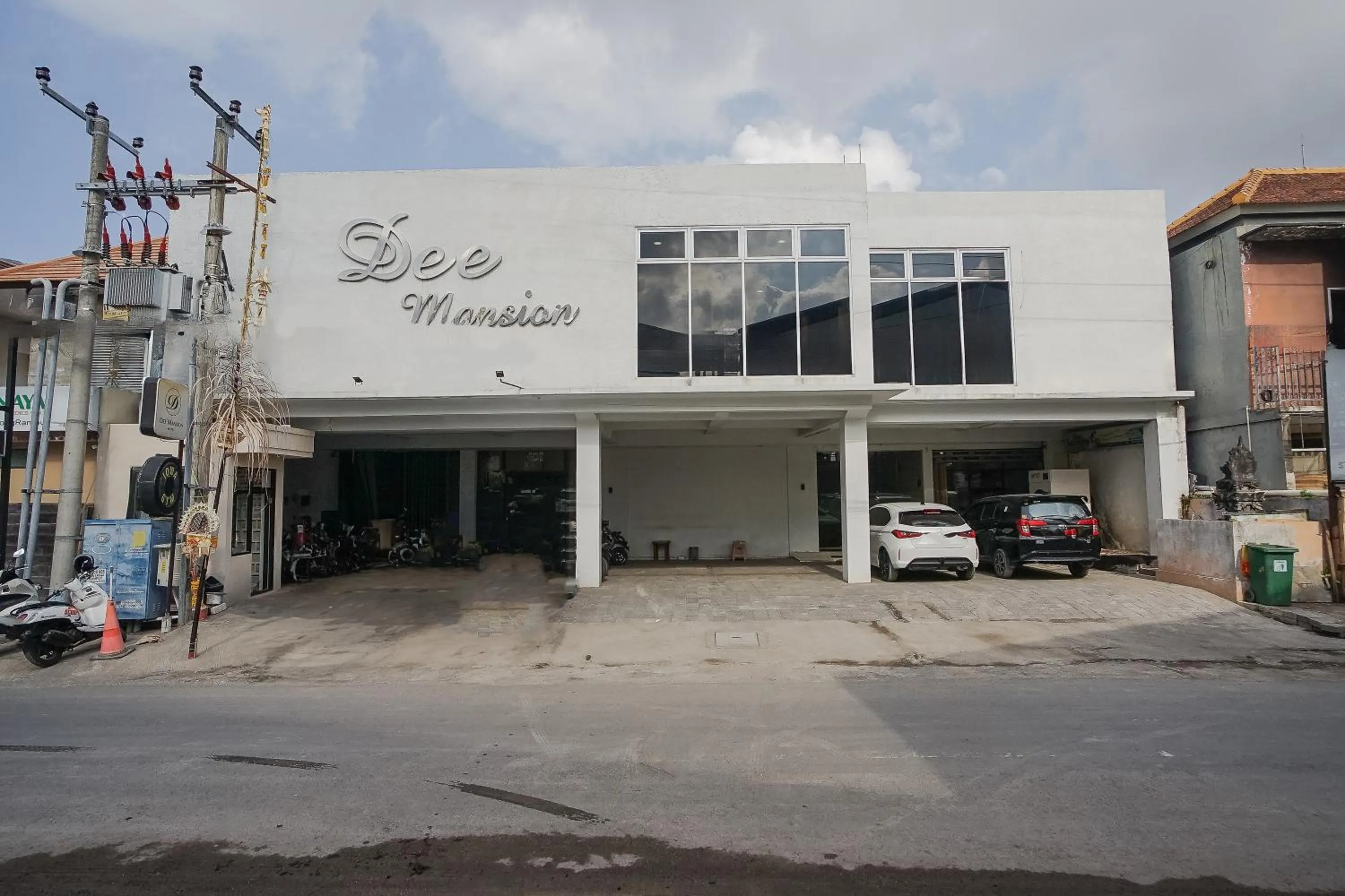 Property building in Dee Mansion