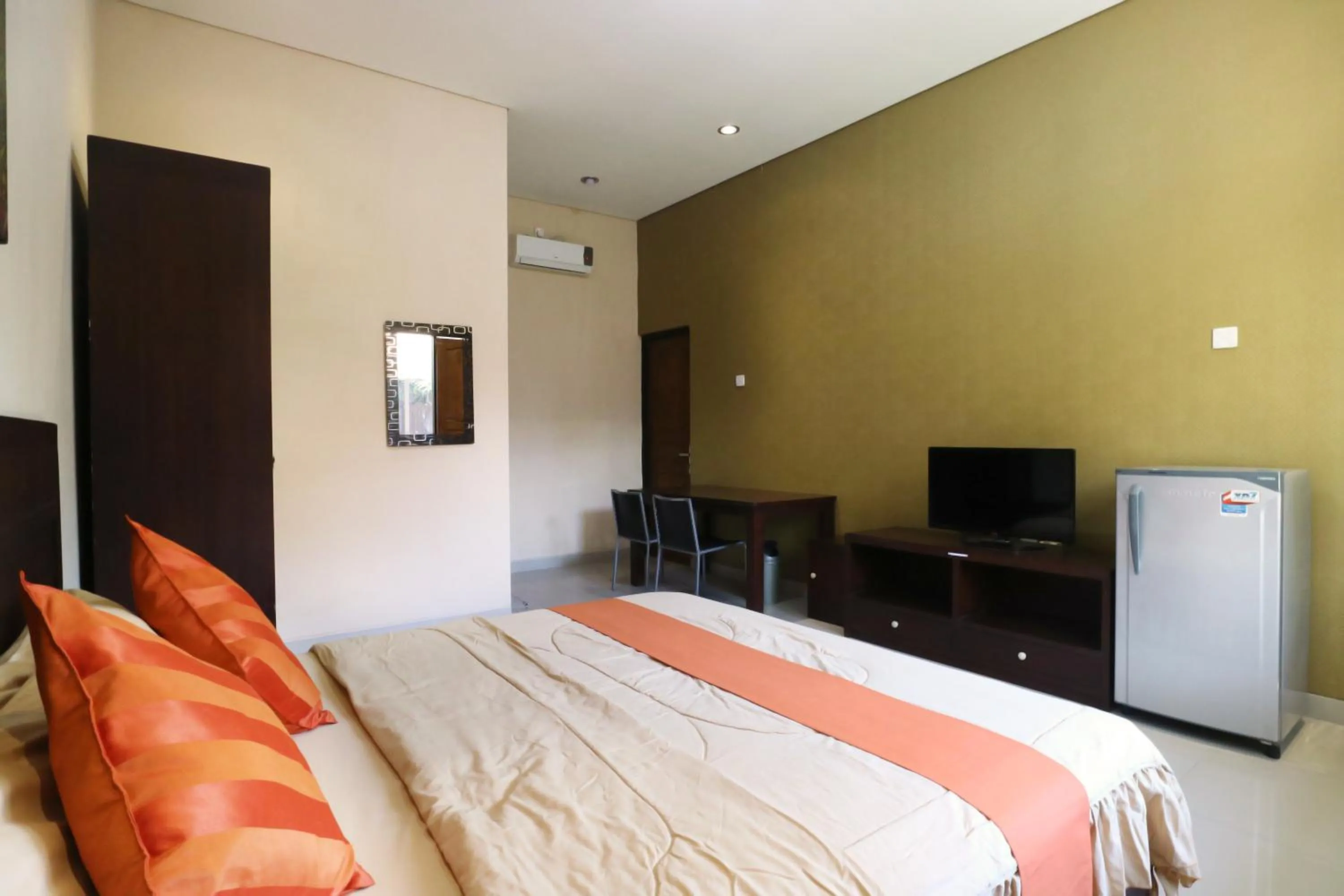 Bedroom, Bed in Dee Mansion