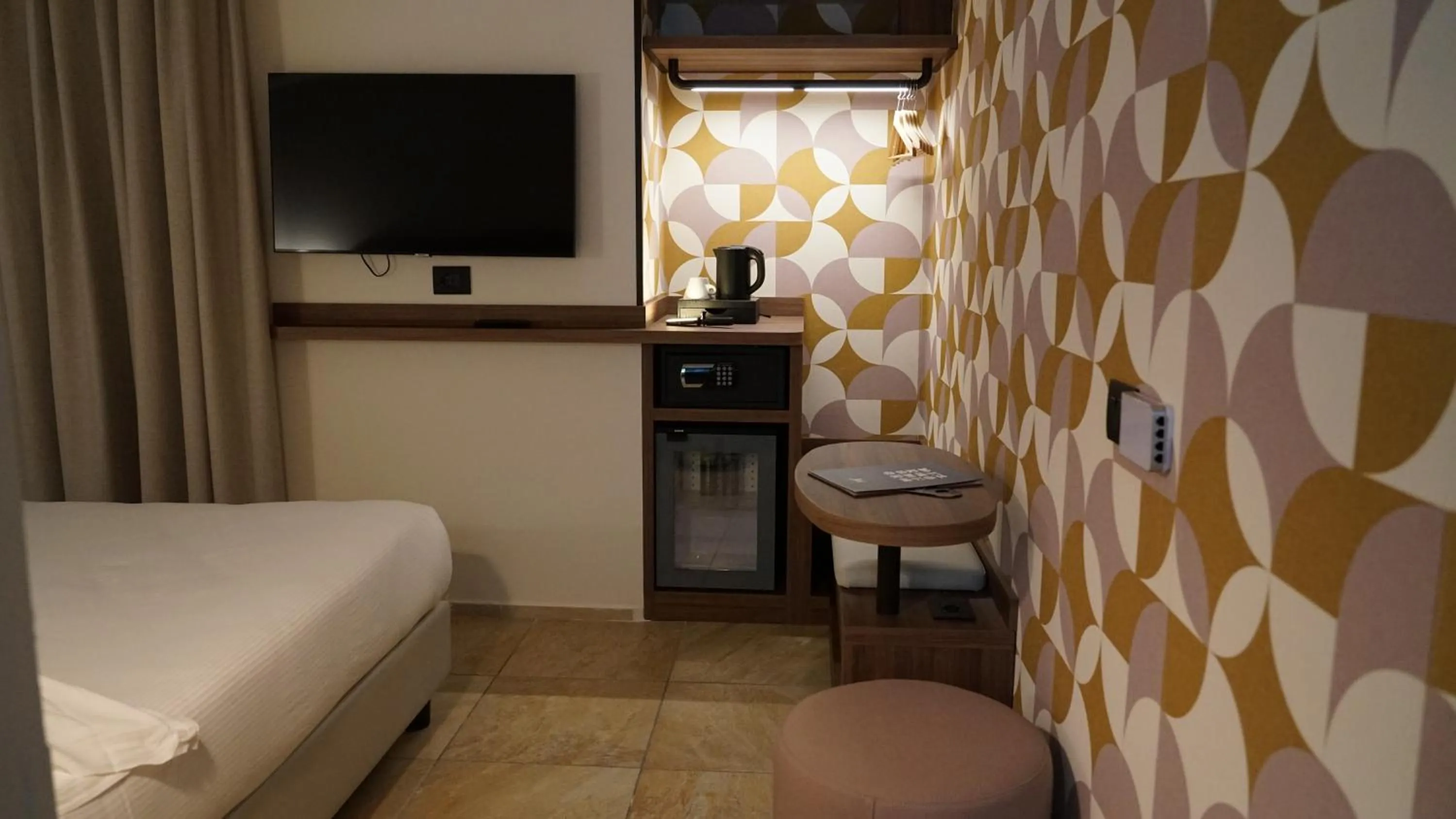 Bedroom, Bed in Hotel Jolly Roger