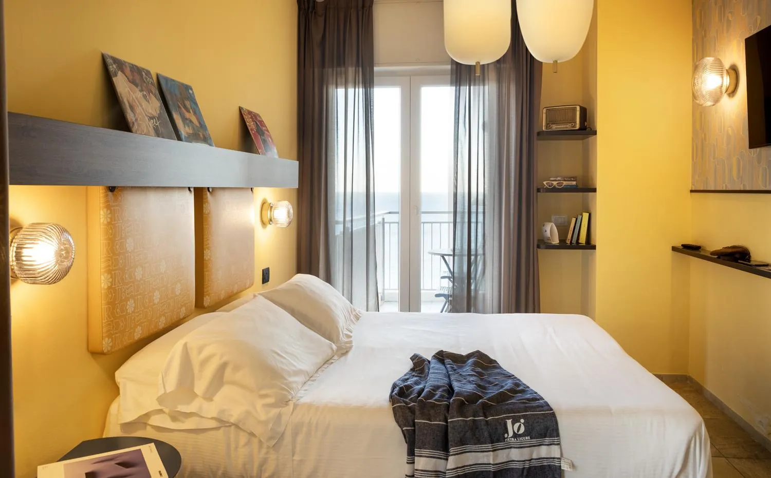 Bed in Hotel Jolly Roger