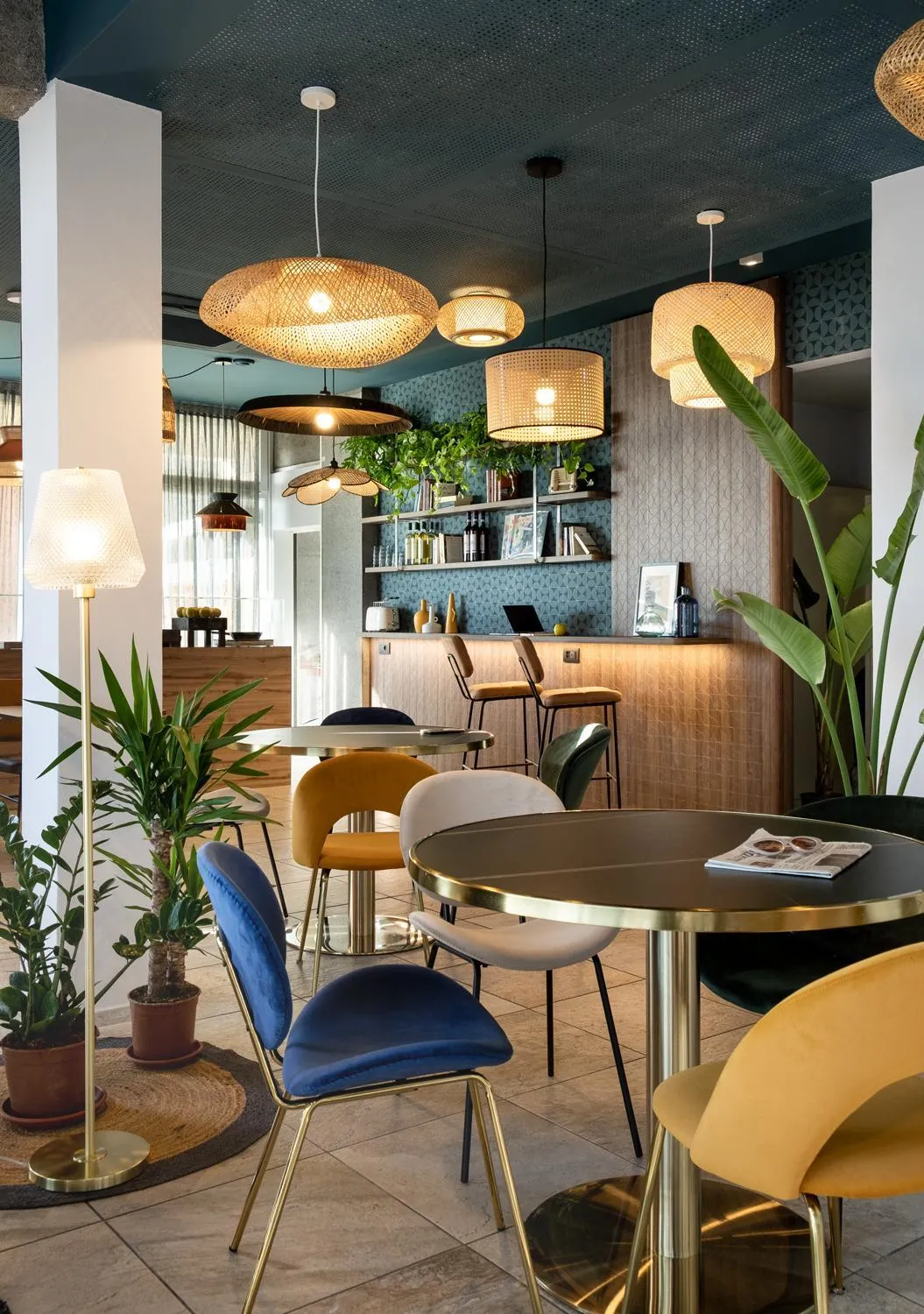 Restaurant/places to eat in Hotel Jolly Roger