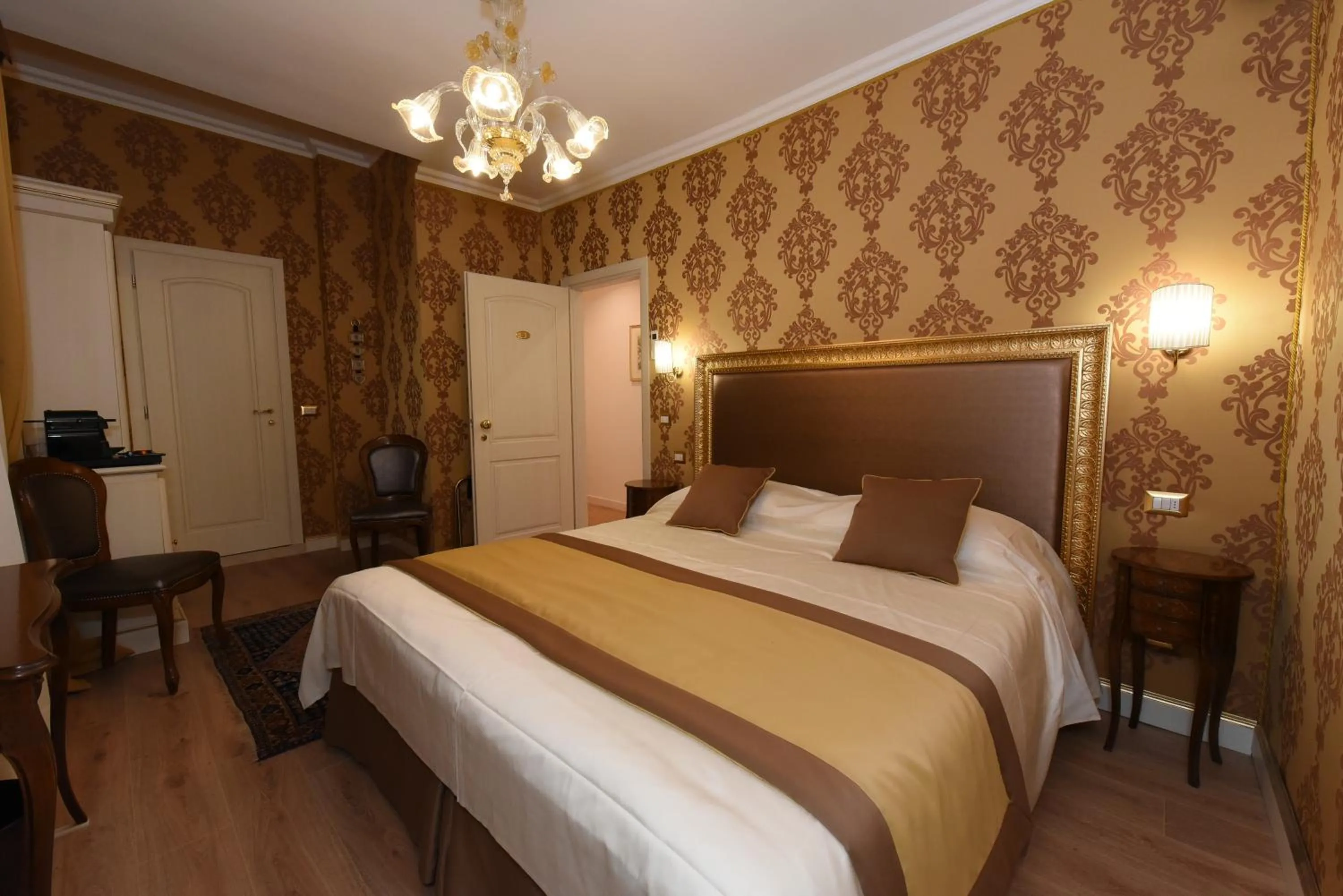 Photo of the whole room, Bed in 40.17 SAN MARCO