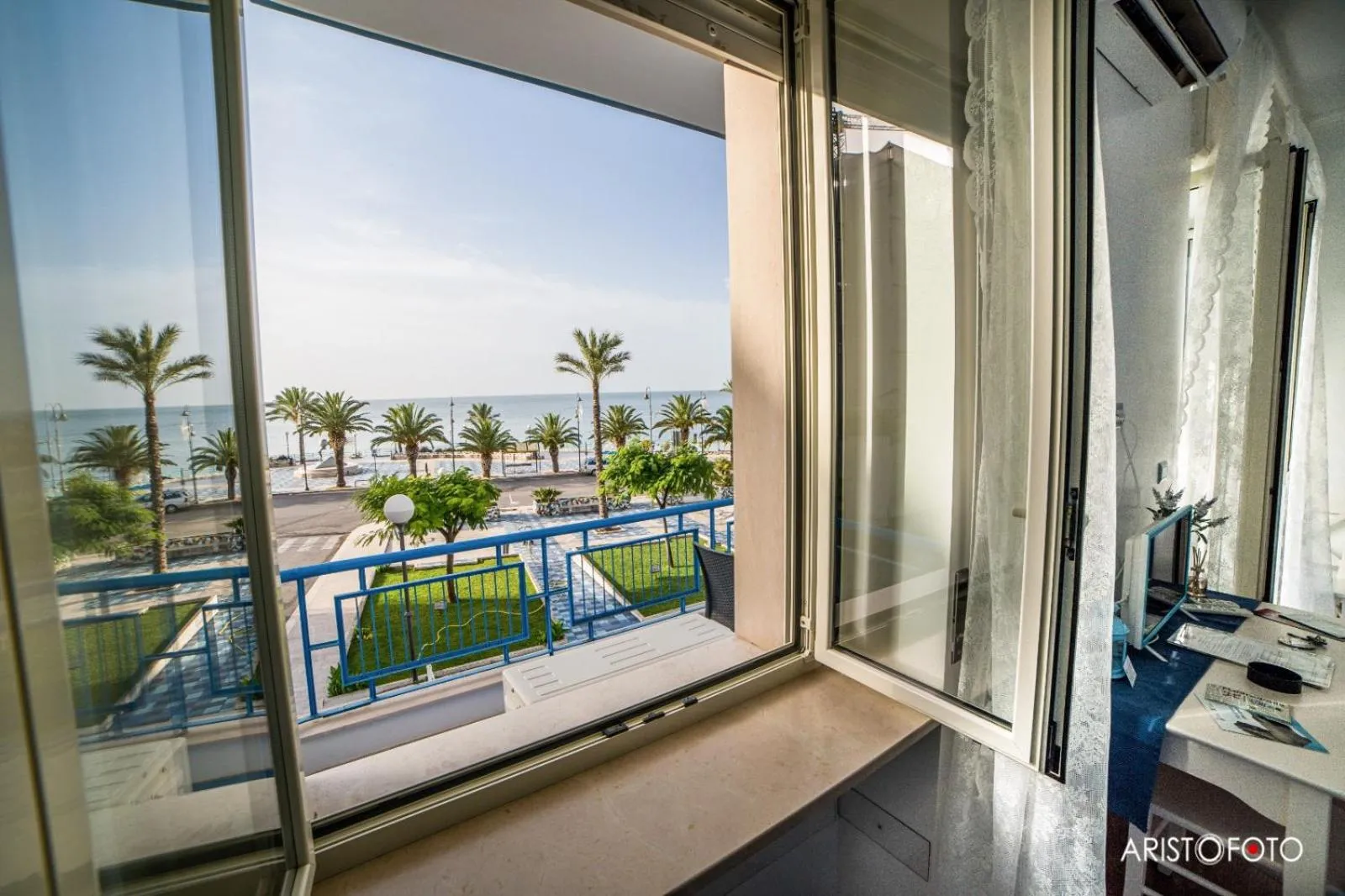 Day in B&B Una Rotonda sul mare