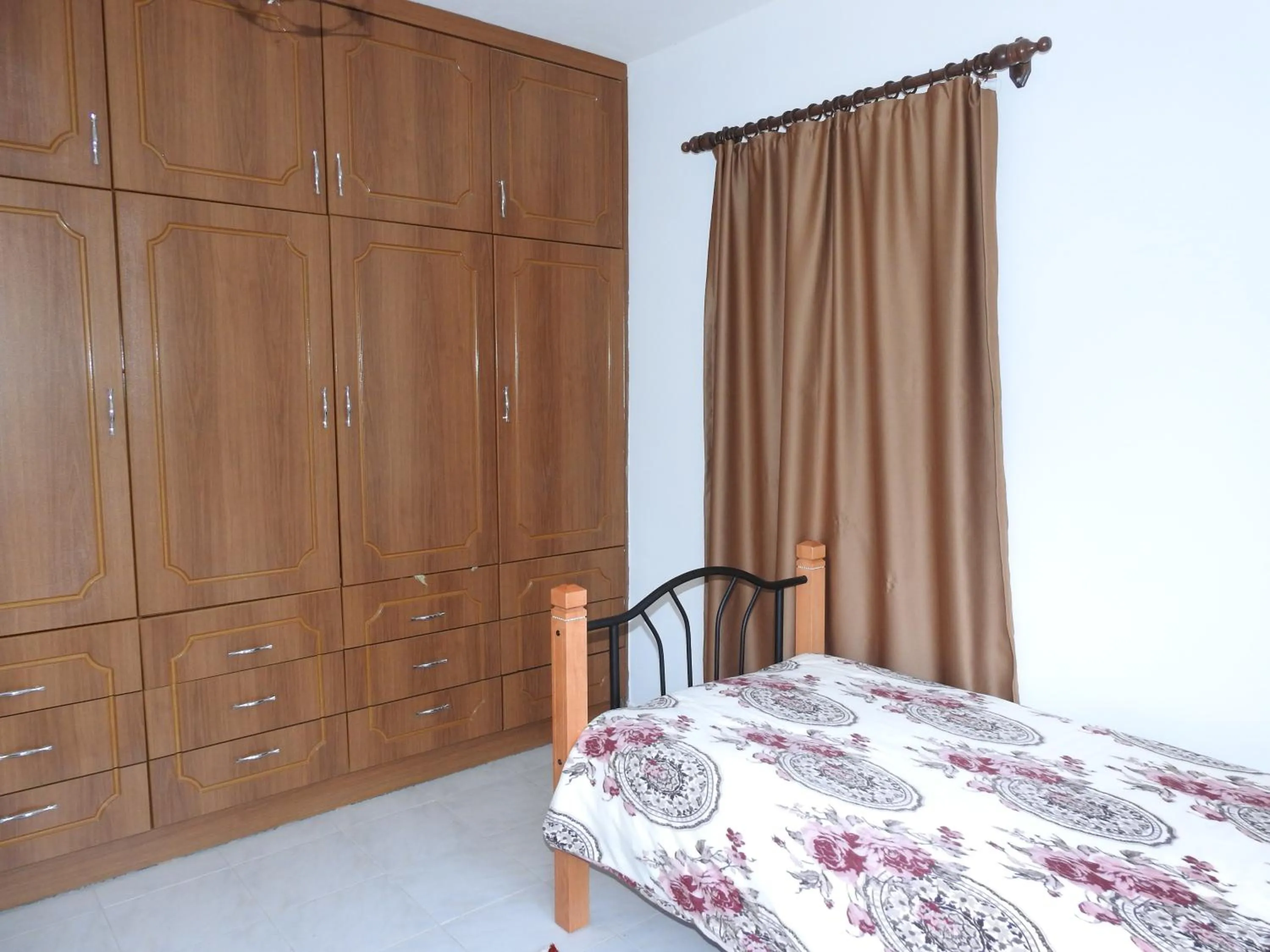 Bedroom, Bed in Ertunalp Apartment