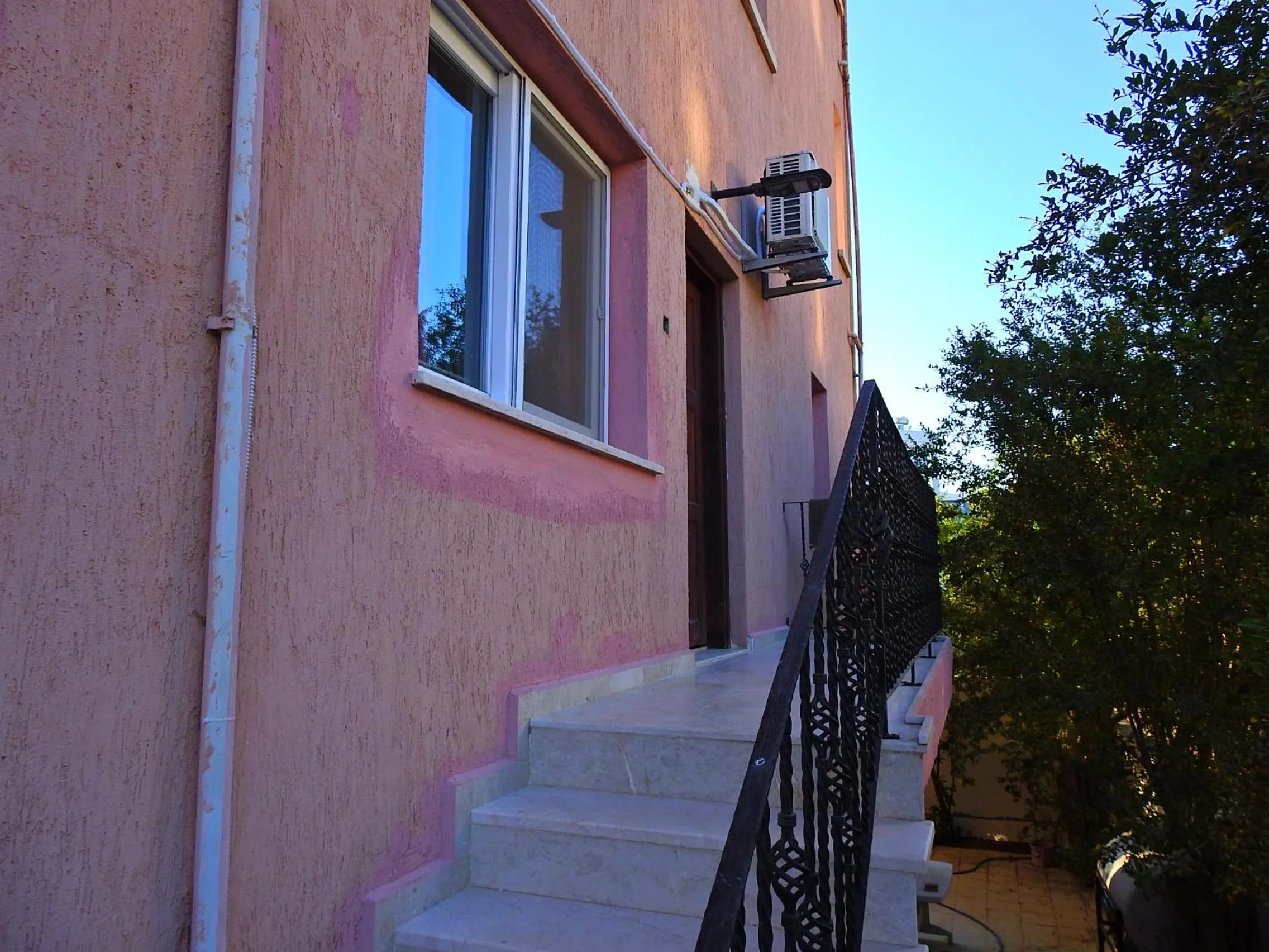 Facade/entrance in Ertunalp Apartment