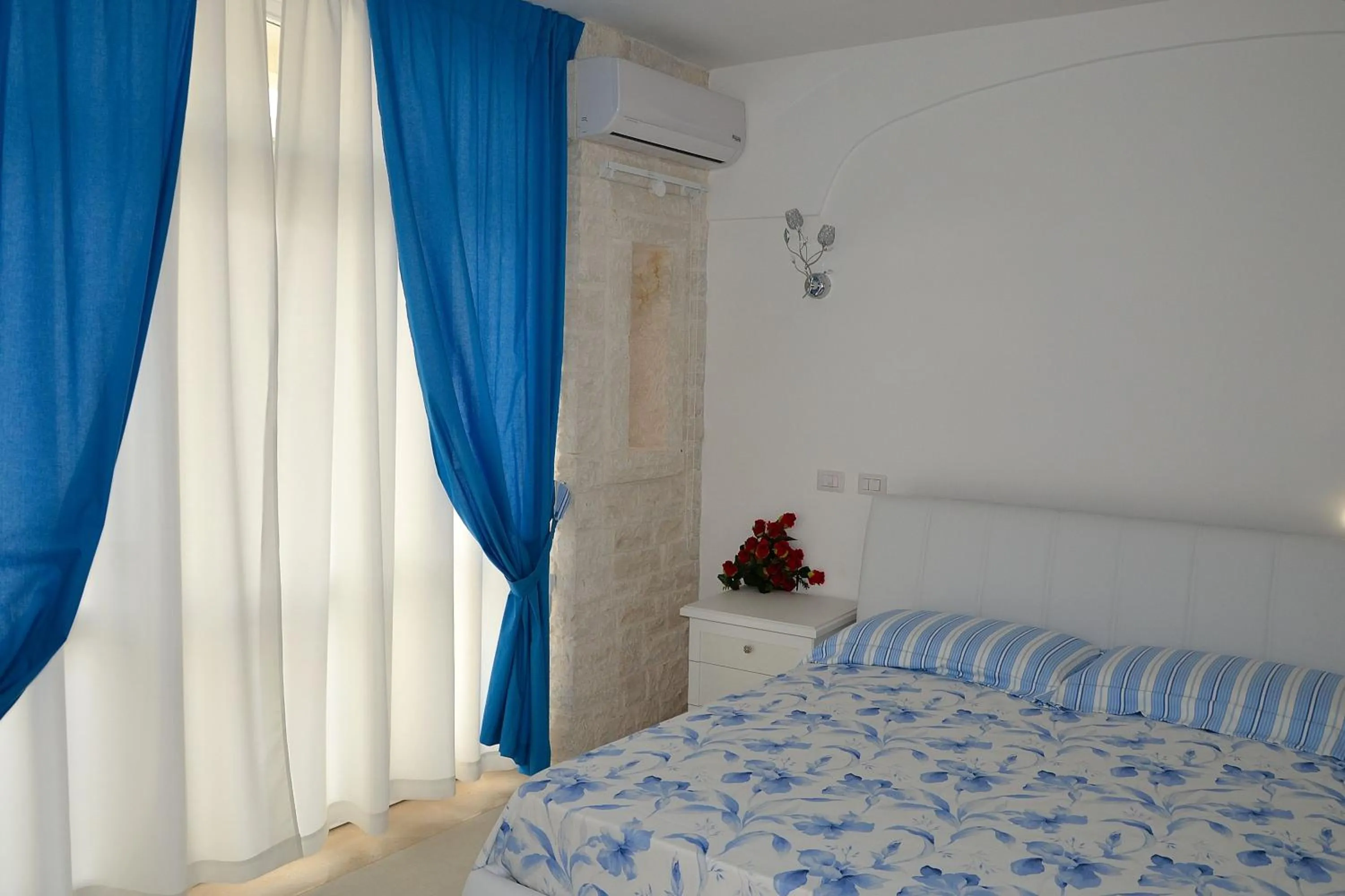 Bedroom, Bed in Dimora Porto Contessa