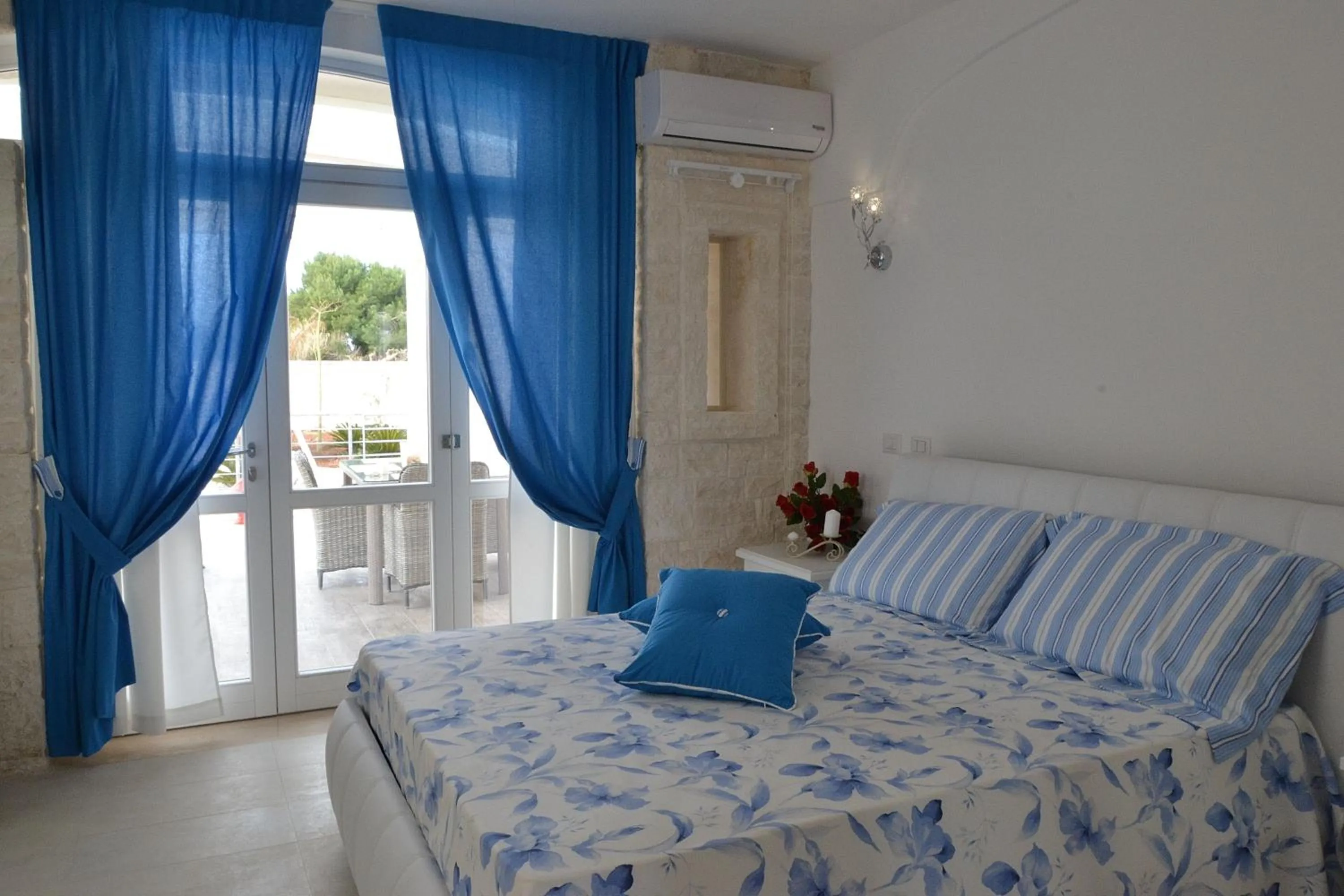 Bedroom, Bed in Dimora Porto Contessa