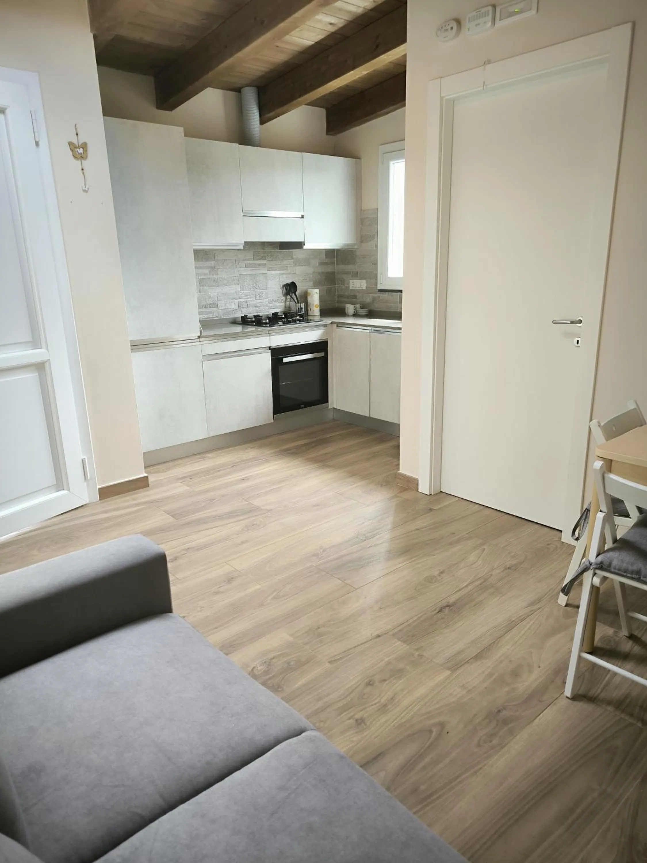 Kitchen or kitchenette in La Mimosa Chic