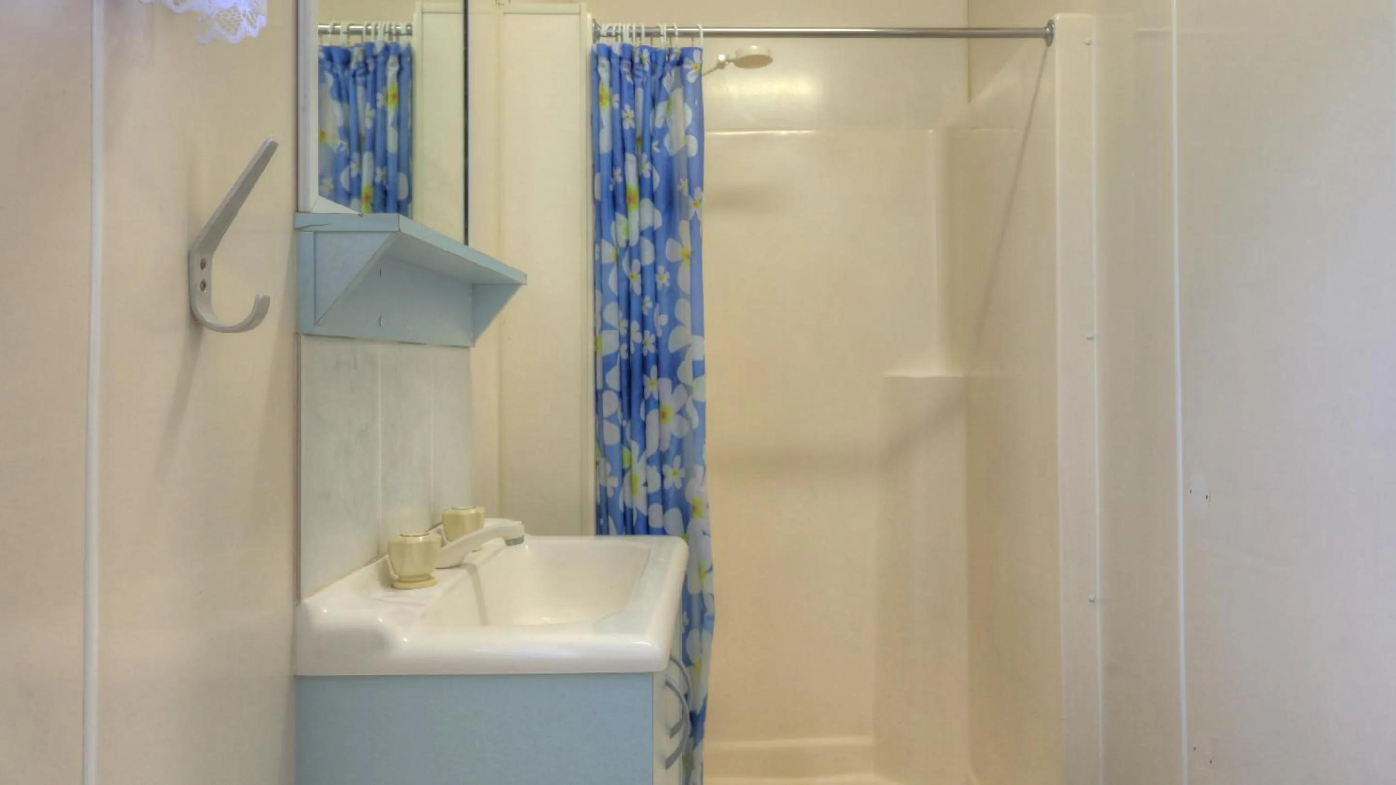 Bathroom in Flying Fish Point Tourist Park
