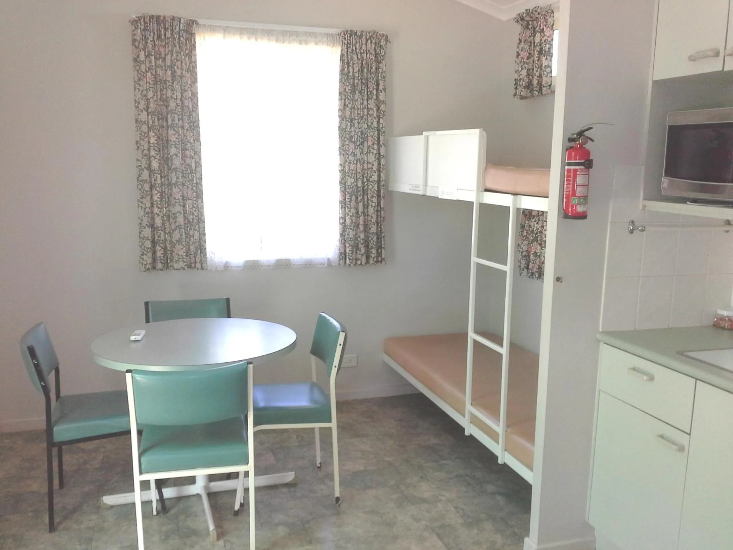 Kitchen or kitchenette in Flying Fish Point Tourist Park