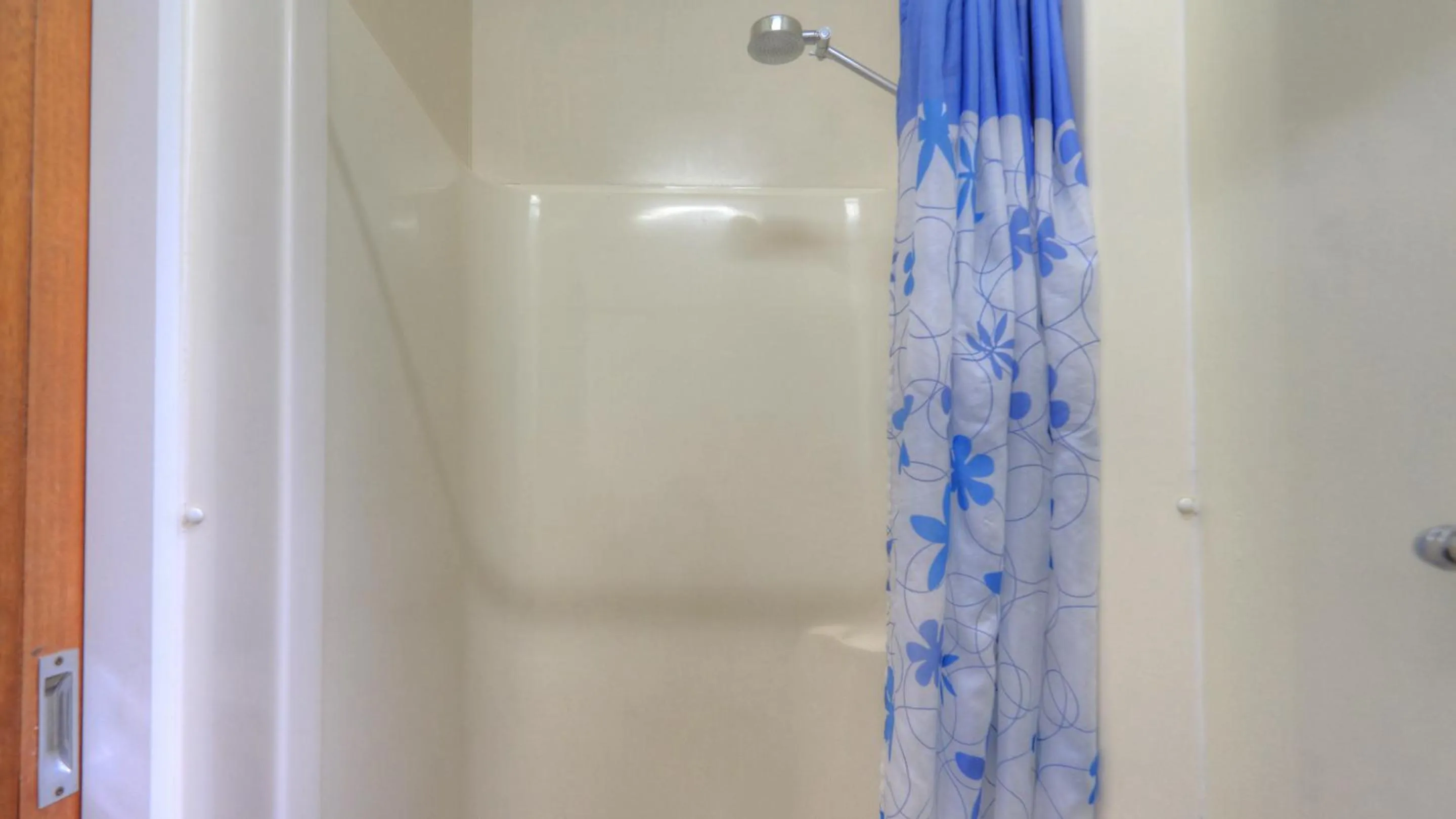 Bathroom in Flying Fish Point Tourist Park