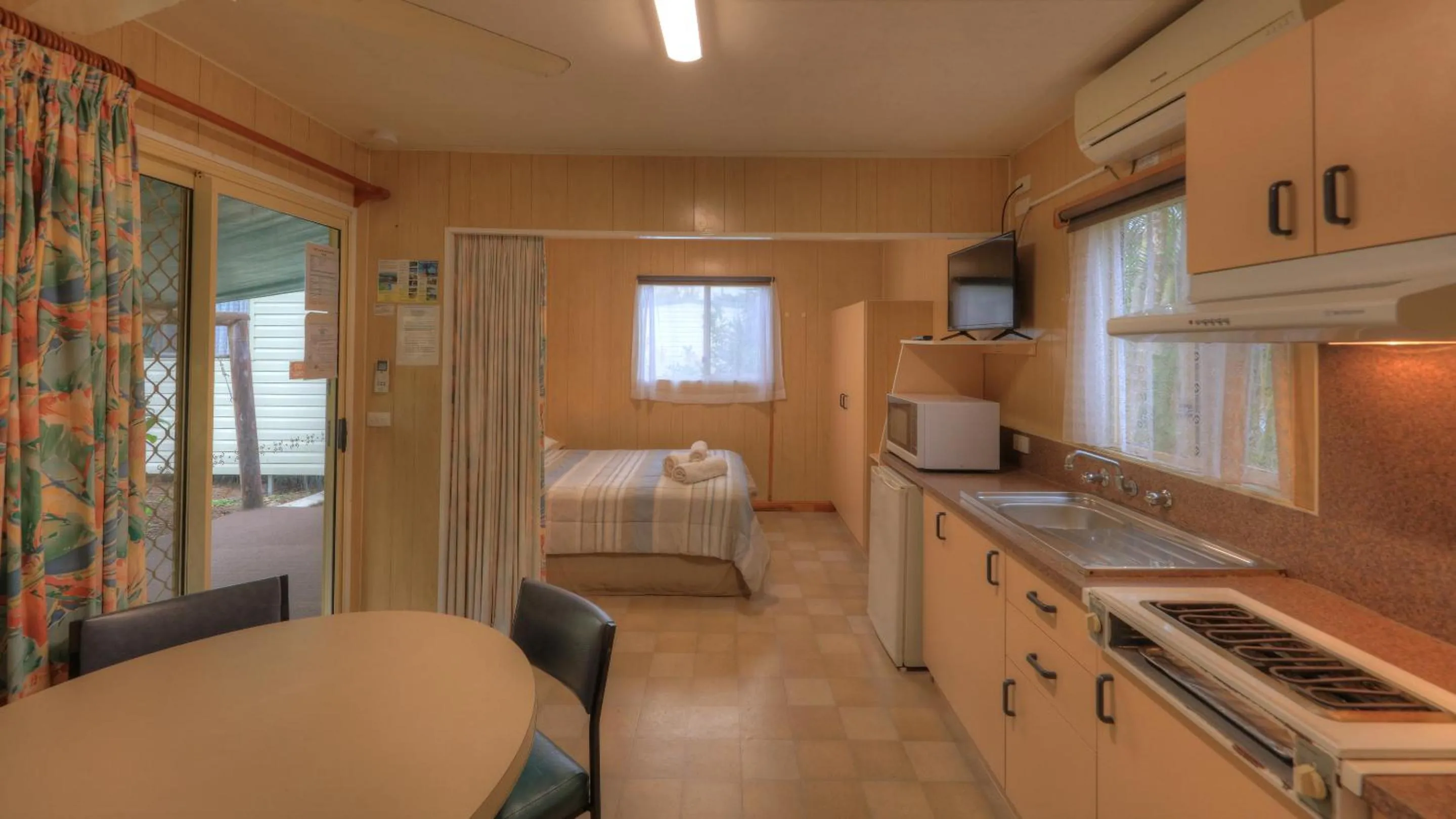 Bed in Flying Fish Point Tourist Park