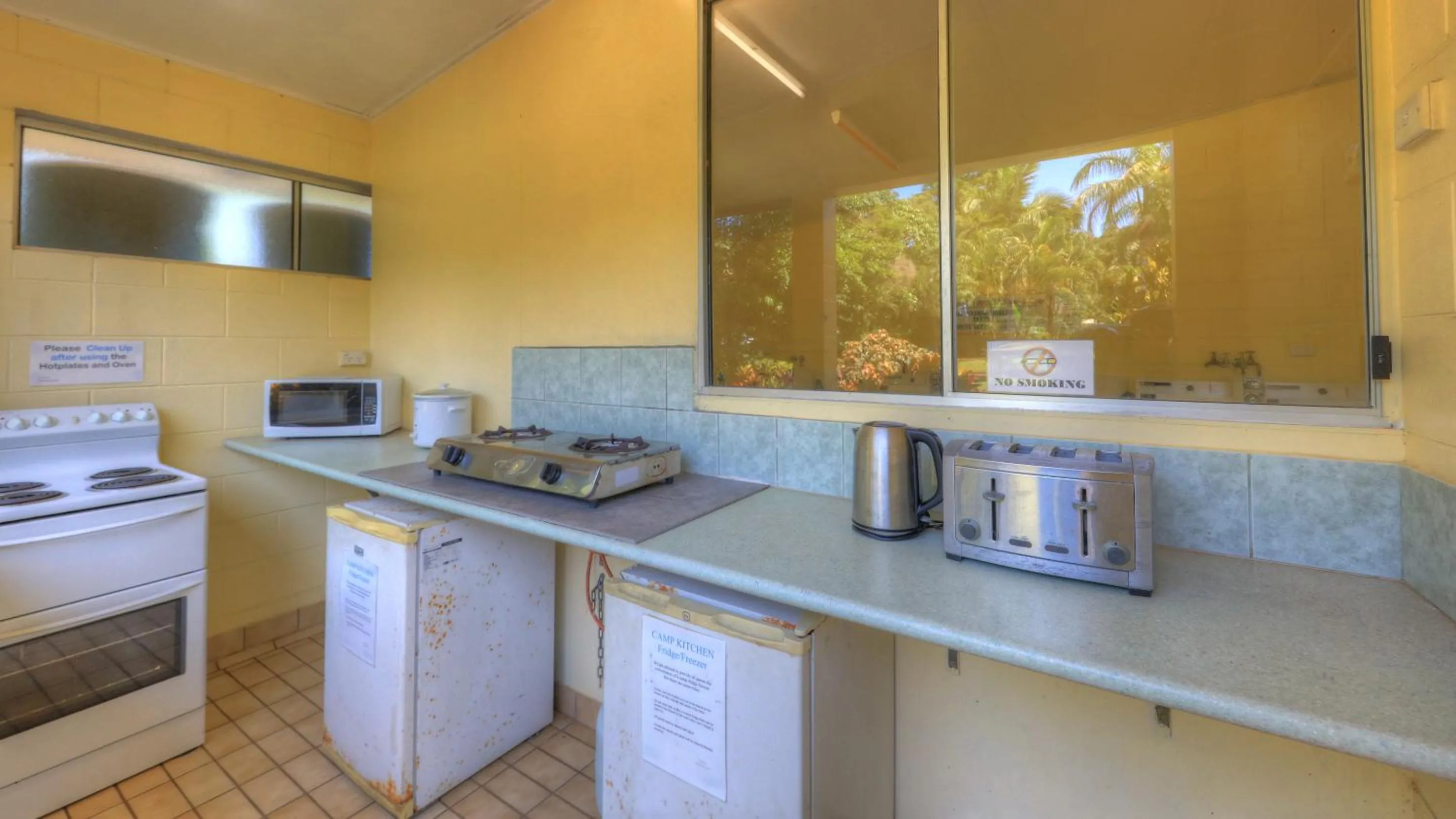 Coffee/tea facilities in Flying Fish Point Tourist Park