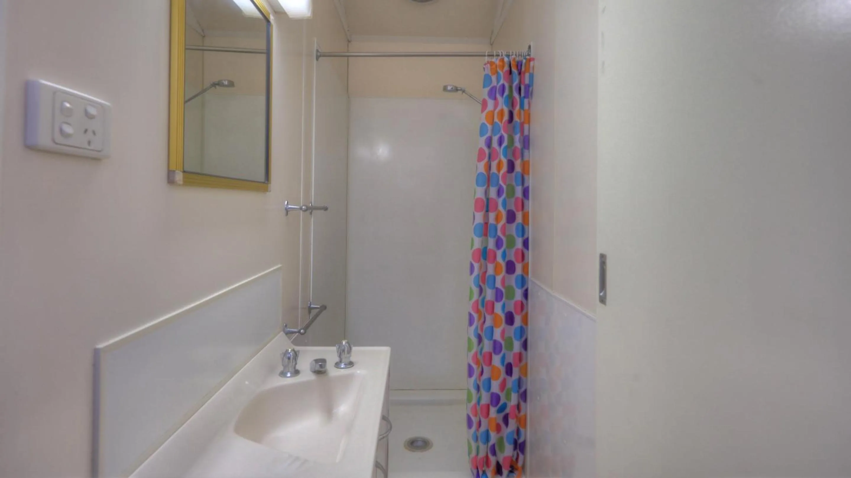 Bathroom in Flying Fish Point Tourist Park