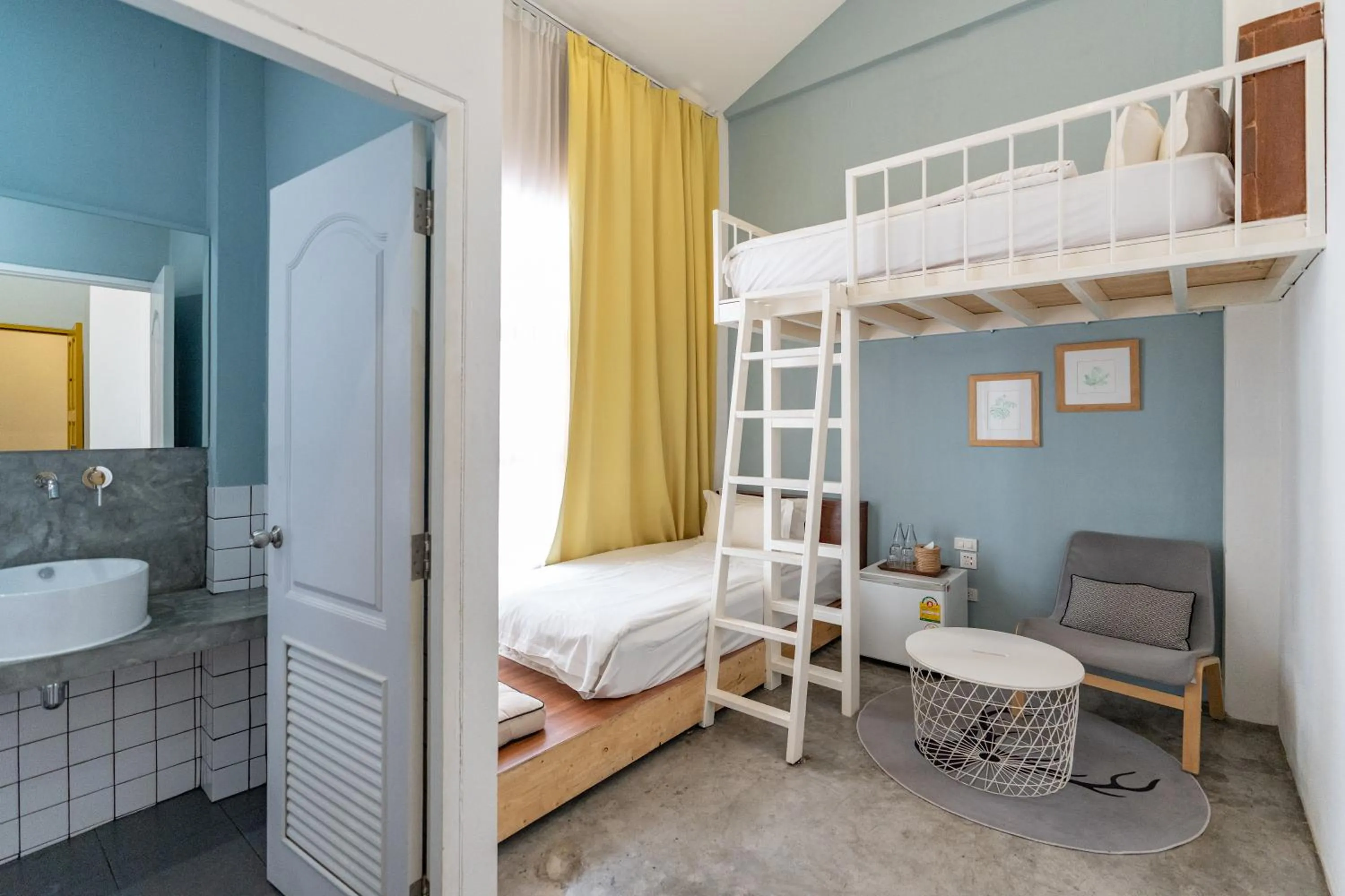 Bed in Mammoth Boutique Hotel