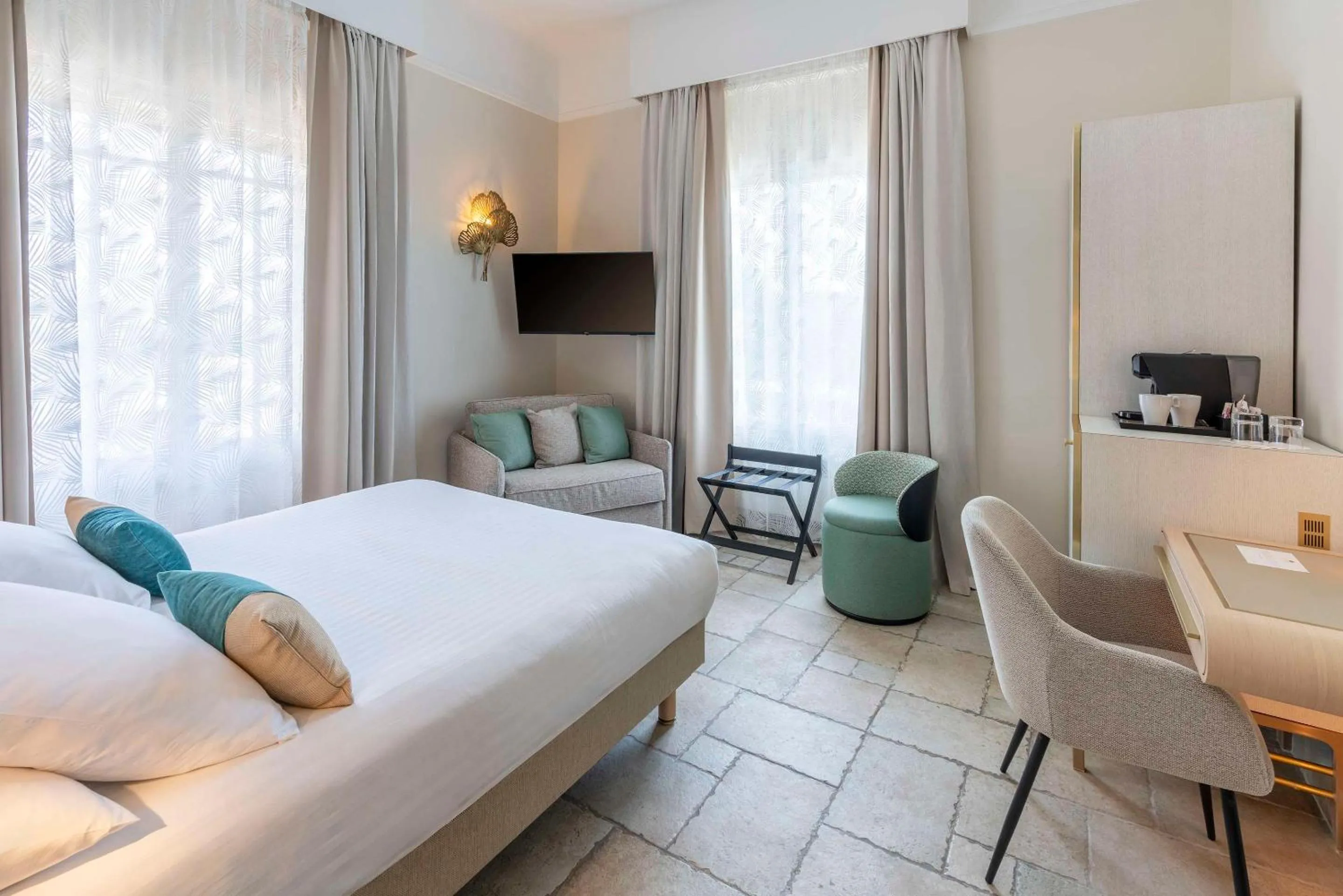 Bedroom, Bed in Grand Hotel Des Lecques; BW Signature Collection