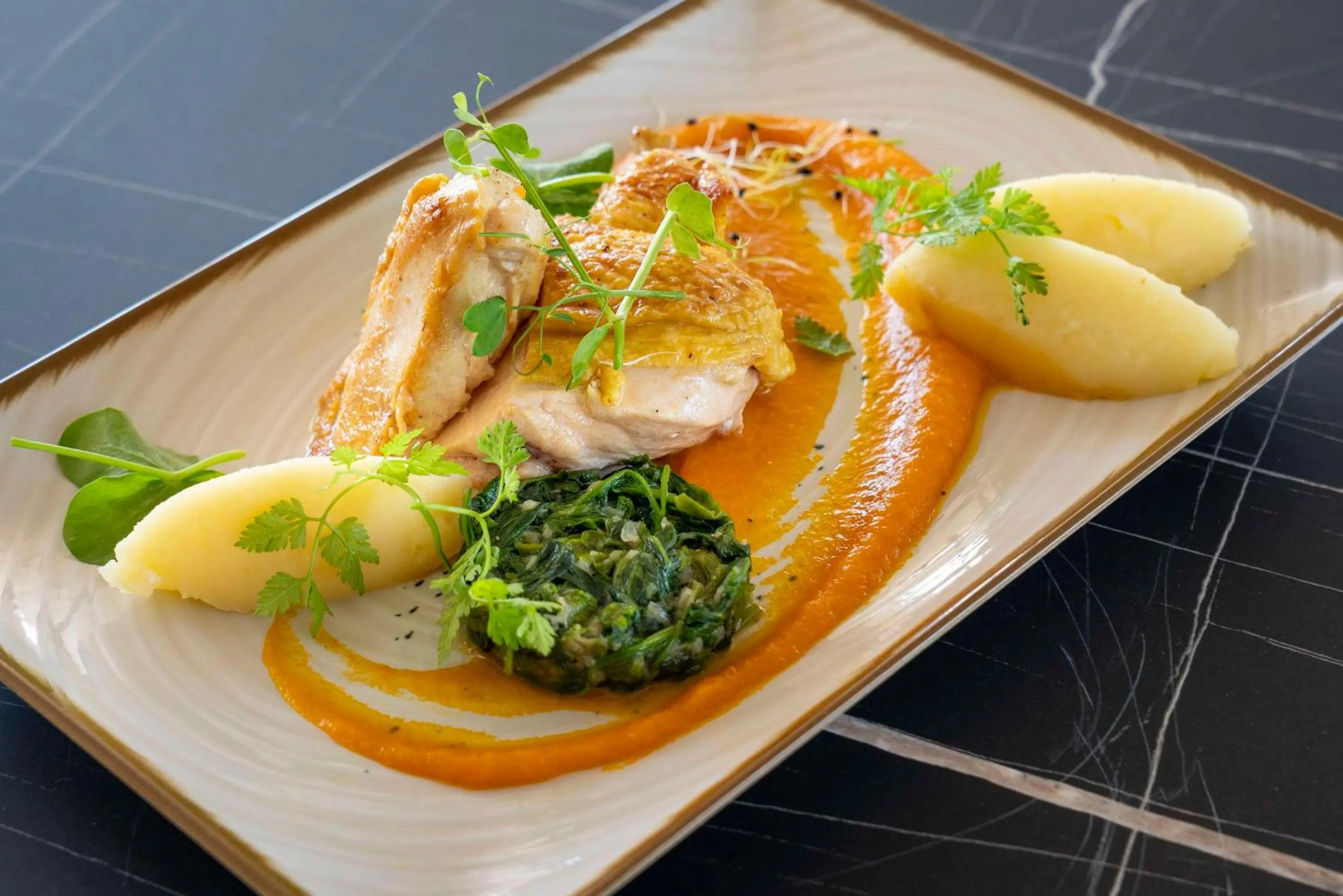 Restaurant/places to eat in Grand Hotel Des Lecques; BW Signature Collection